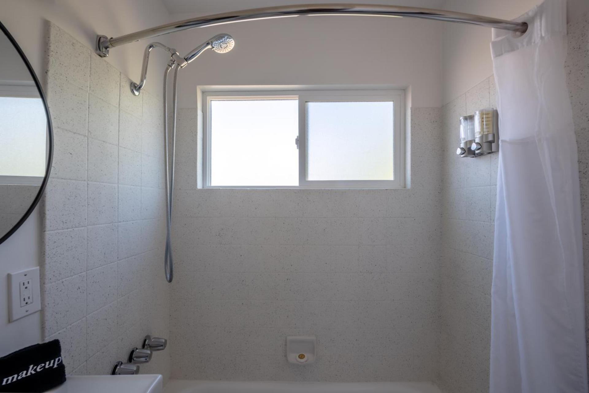 Desert Hot Springs Inn photo 21