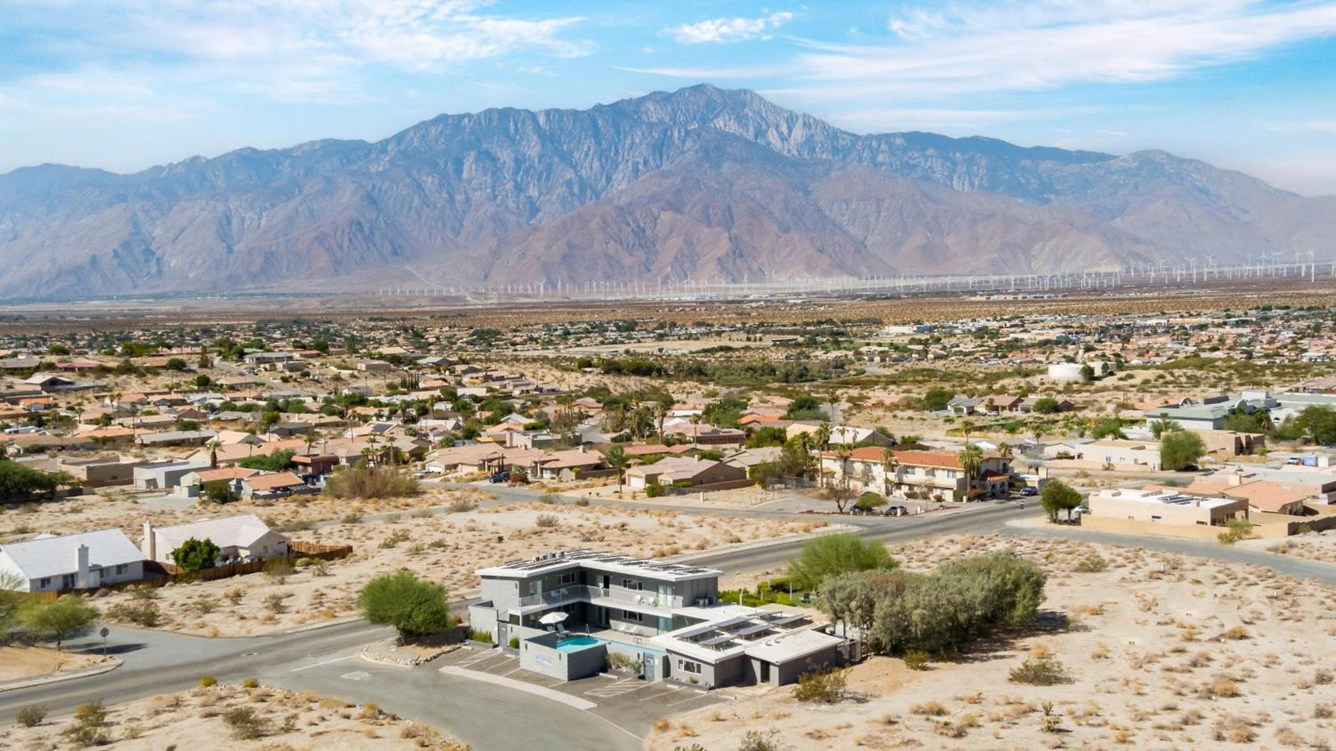 Desert Hot Springs Inn photo 10