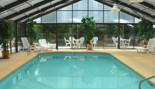 Smoky Mountain Inn & Suites photo 13