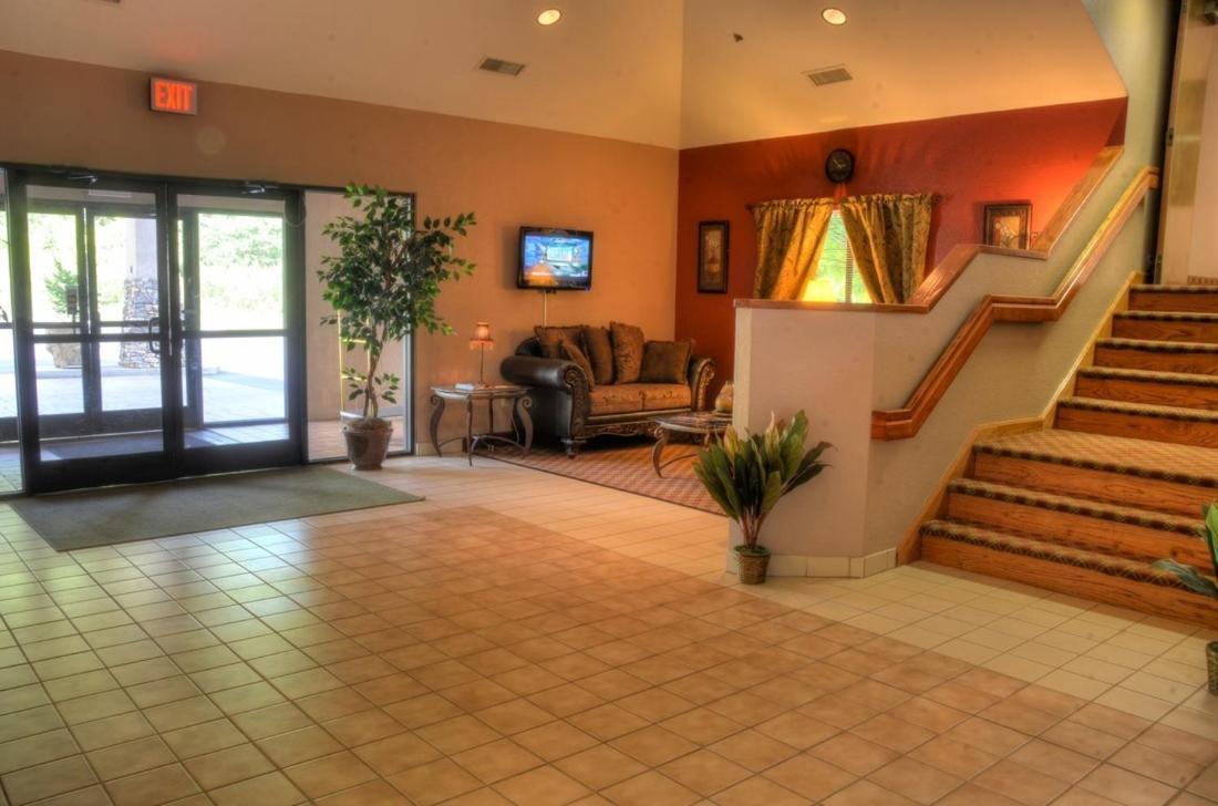 Smoky Mountain Inn & Suites photo 8