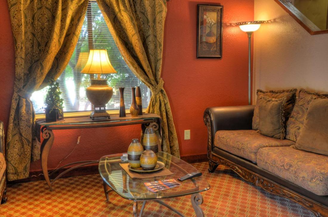Smoky Mountain Inn & Suites photo 7