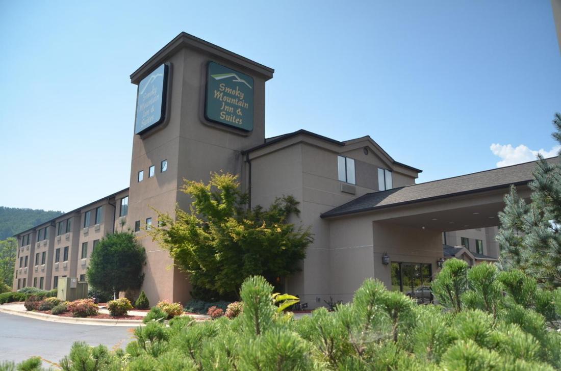 Smoky Mountain Inn & Suites photo 2