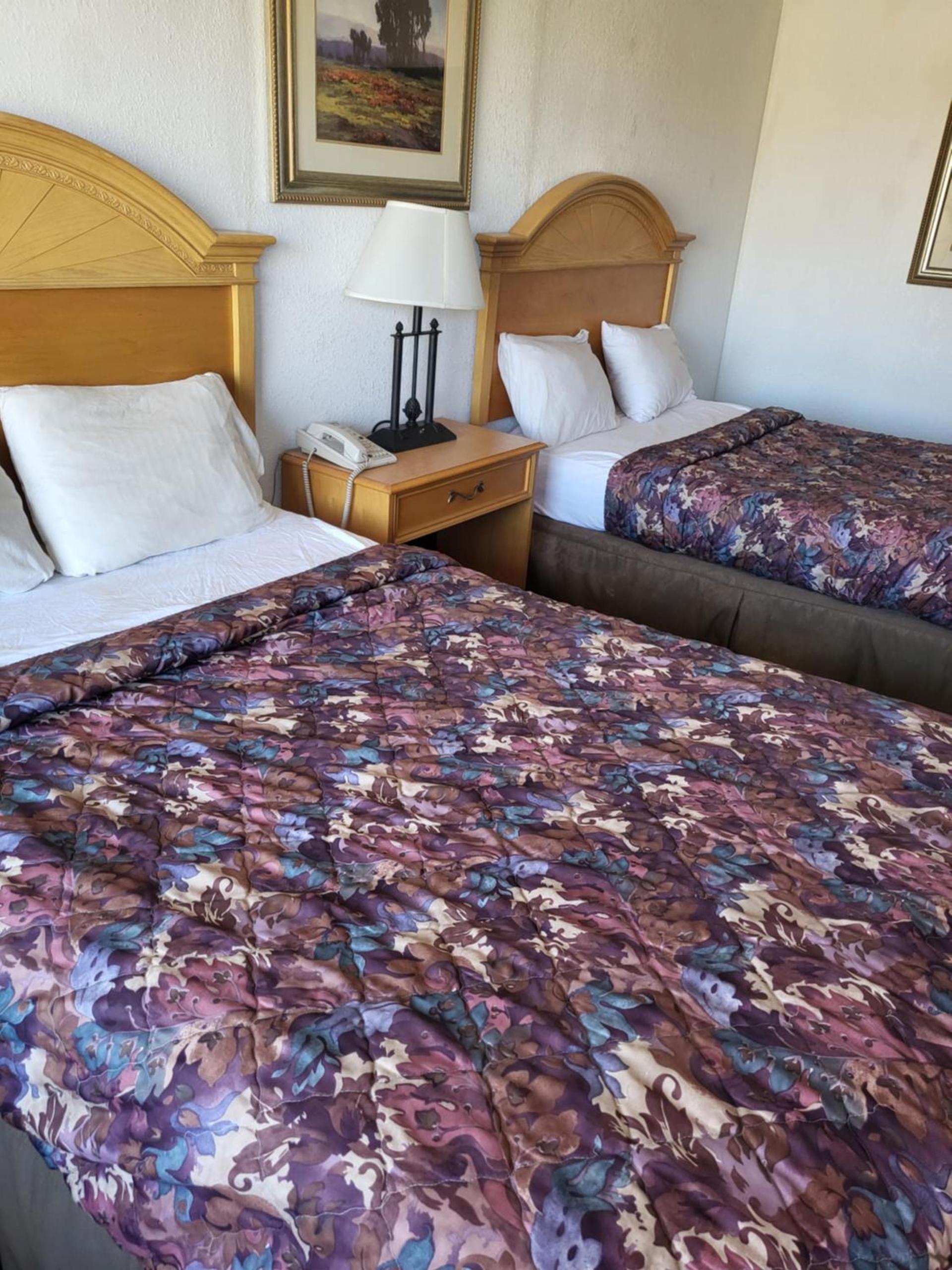 Rodeway Inn Brazil photo 29