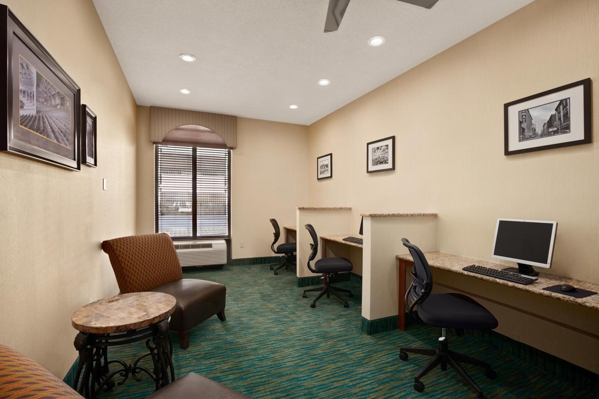 Days Inn by Wyndham Baltimore Inner Harbor photo 55