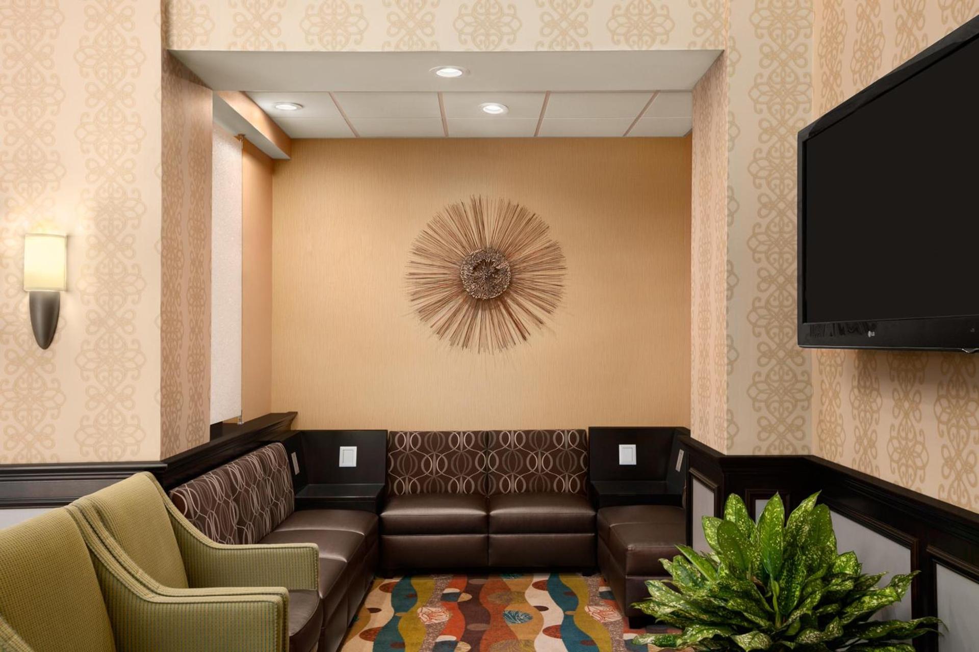 Days Inn by Wyndham Baltimore Inner Harbor photo 43