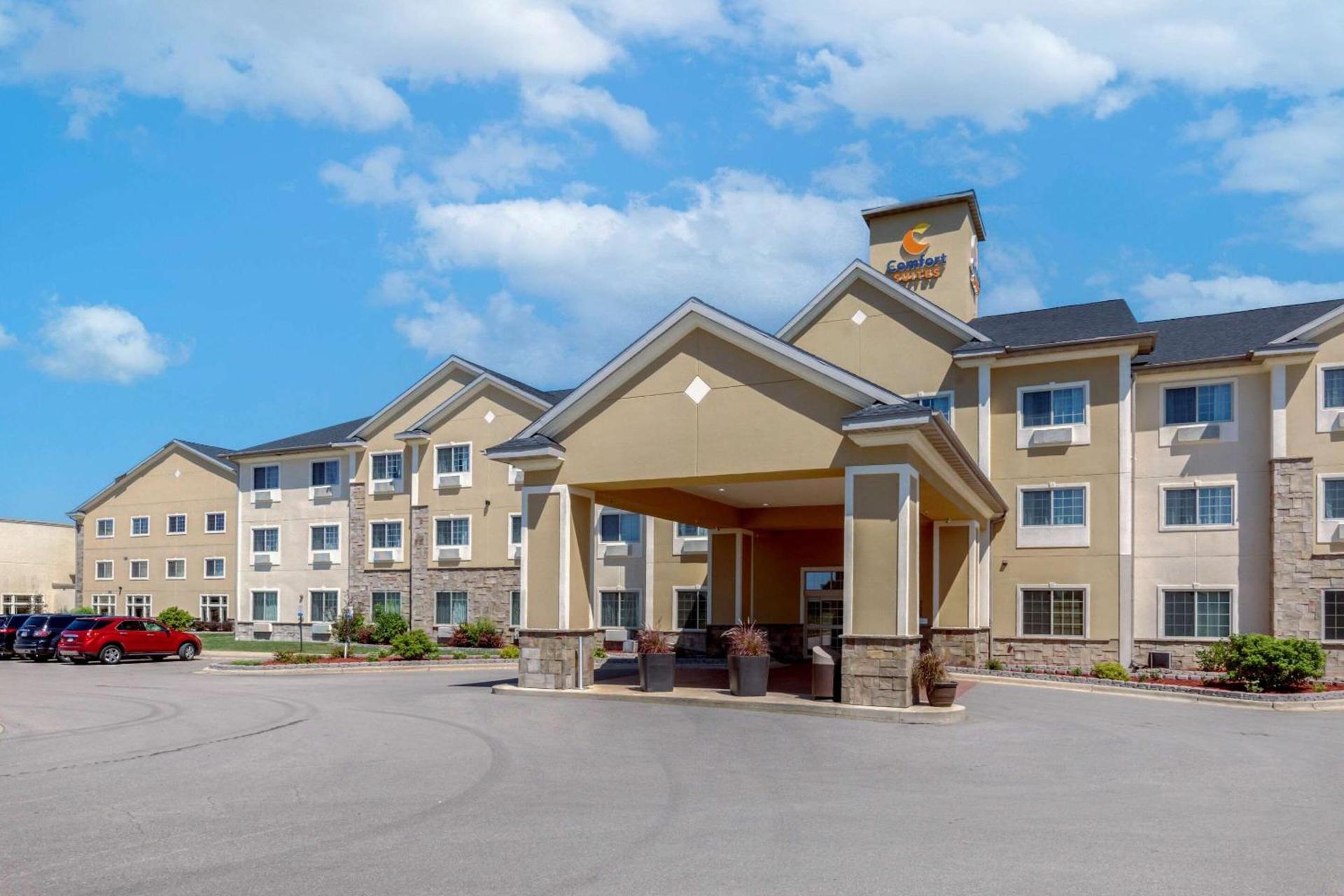 Comfort Suites Johnson Creek Conference Center photo 3