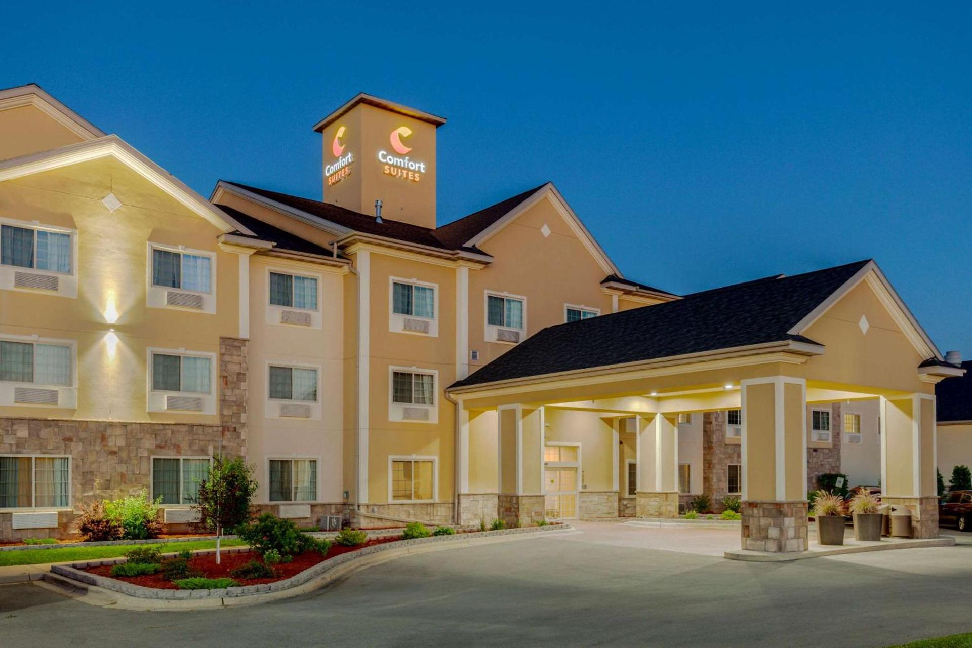 Comfort Suites Johnson Creek Conference Center photo 6
