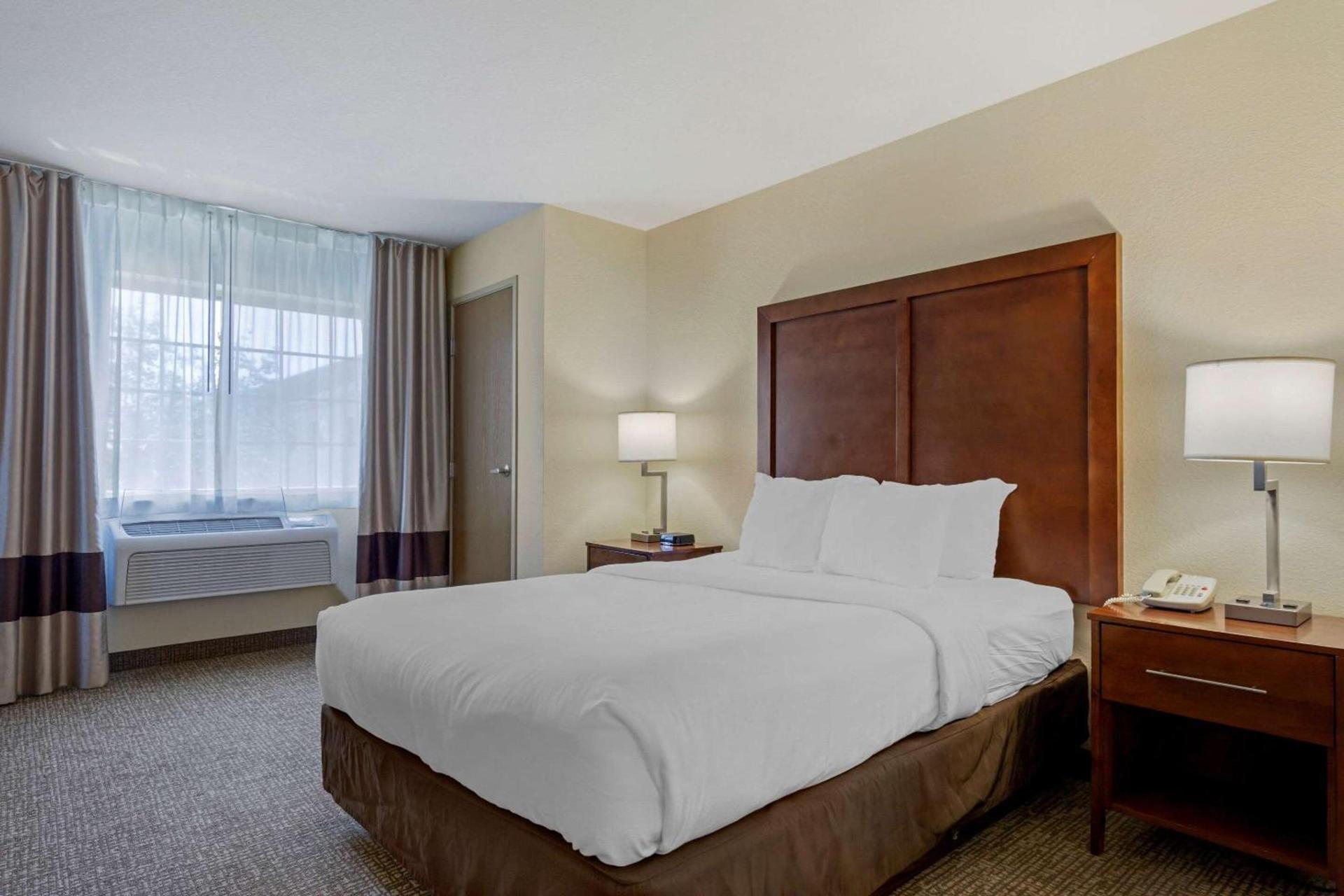 Comfort Suites Johnson Creek Conference Center photo 23