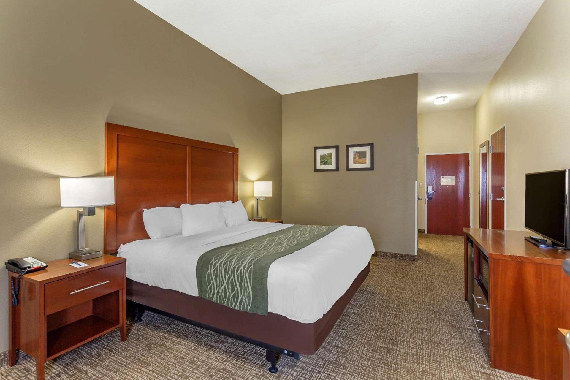 Comfort Inn & Suites Cave City photo 11