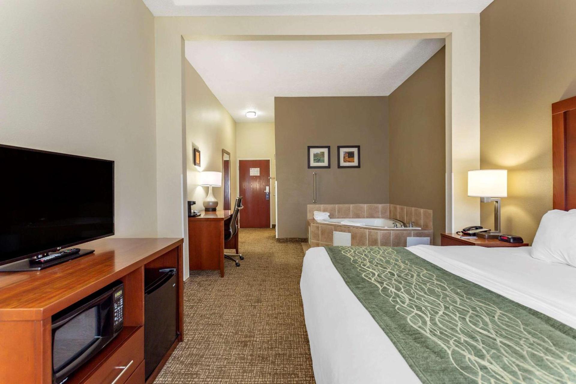 Comfort Inn & Suites Cave City photo 13