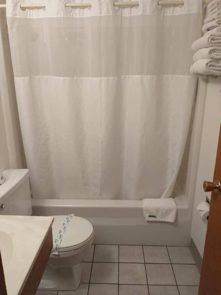 Sauk River Inn & Suites, a Travelodge by Wyndham photo 44