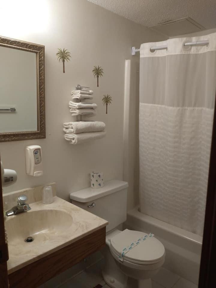 Sauk River Inn & Suites, a Travelodge by Wyndham photo 57