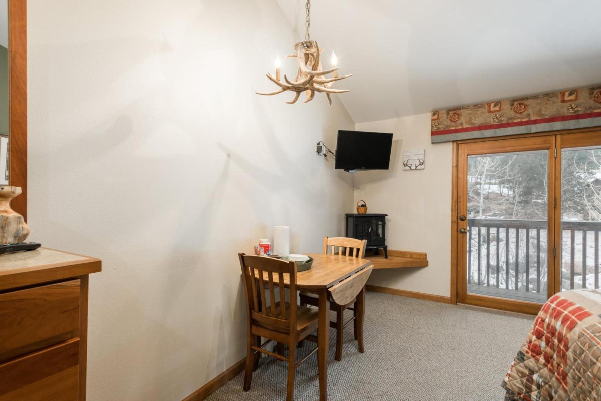 Ponderosa Lodge photo 35