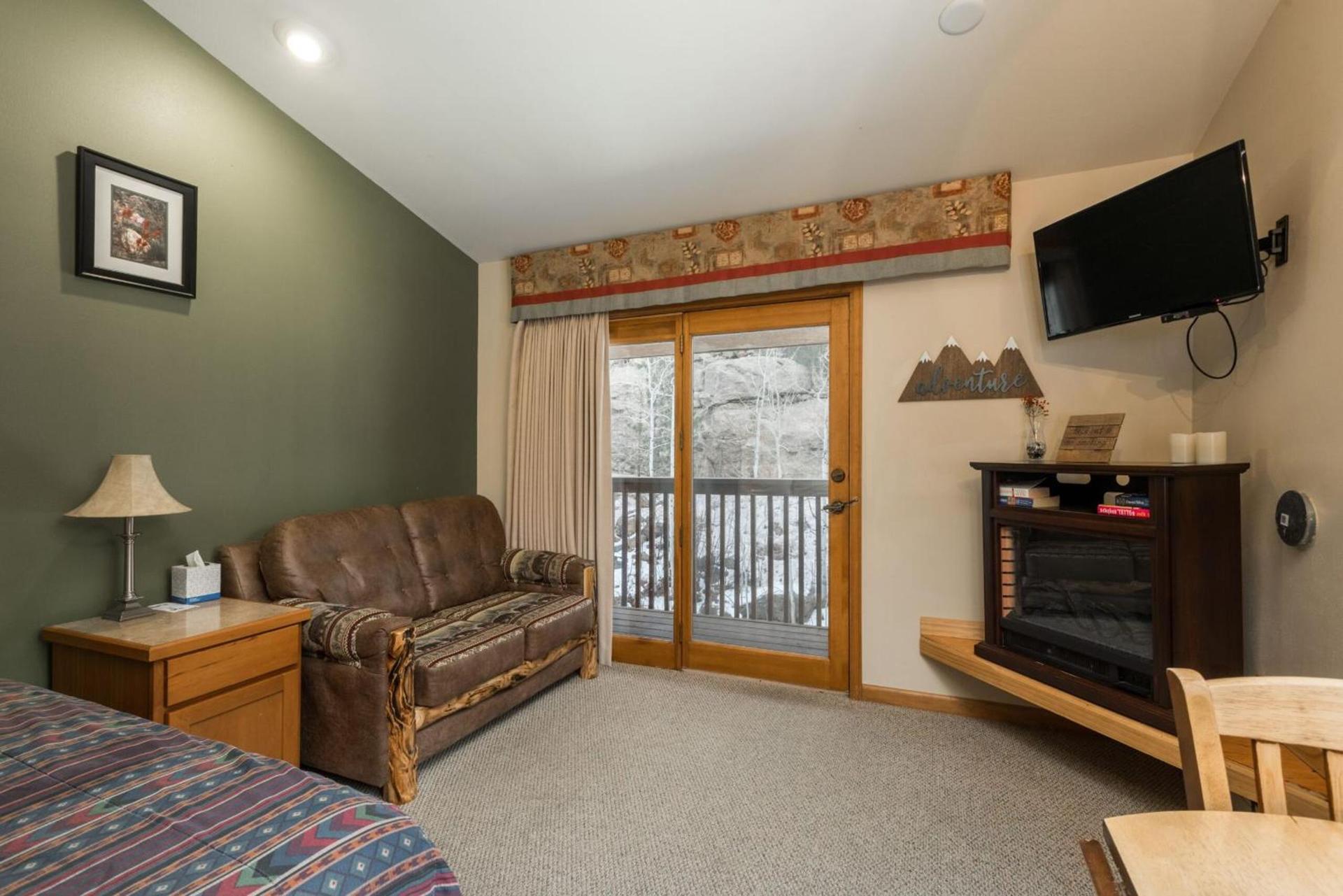 Ponderosa Lodge photo 30