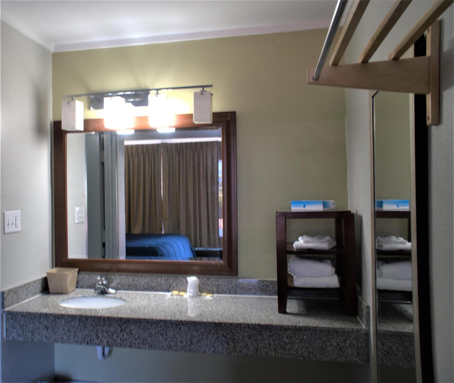 Eastern Shore Motel photo 6