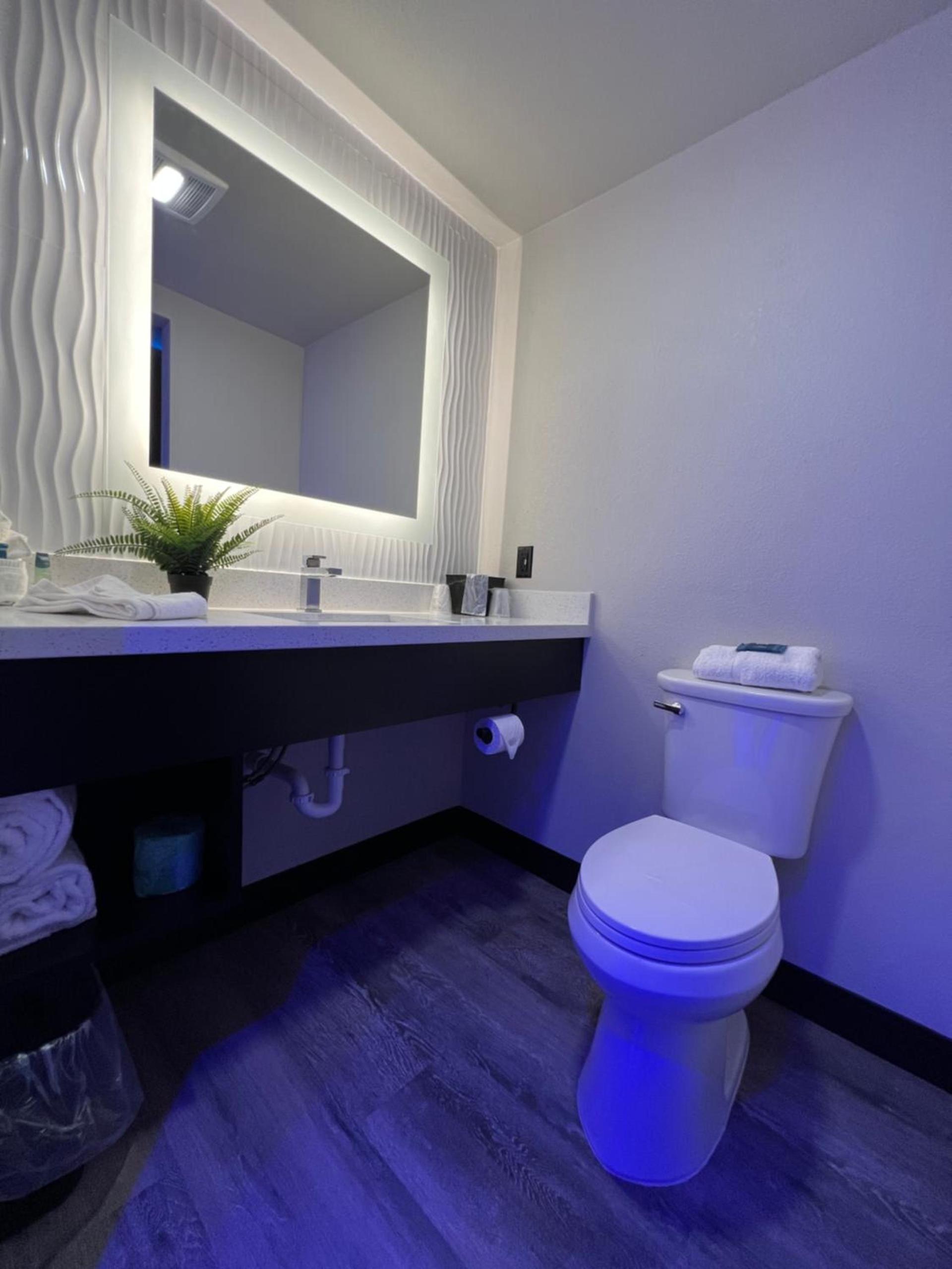 Imperial Suites, Adults Only photo 38