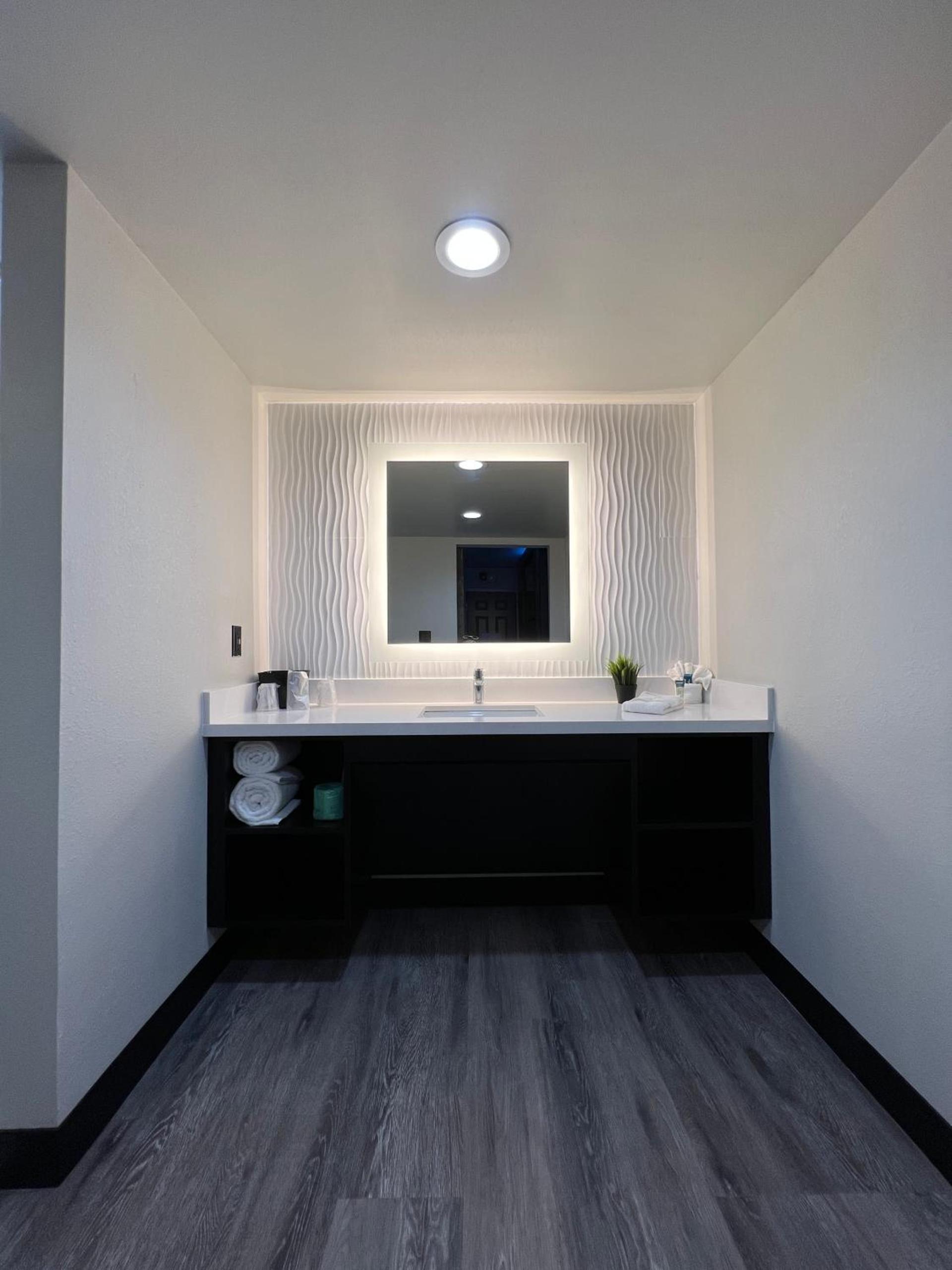 Imperial Suites, Adults Only photo 31