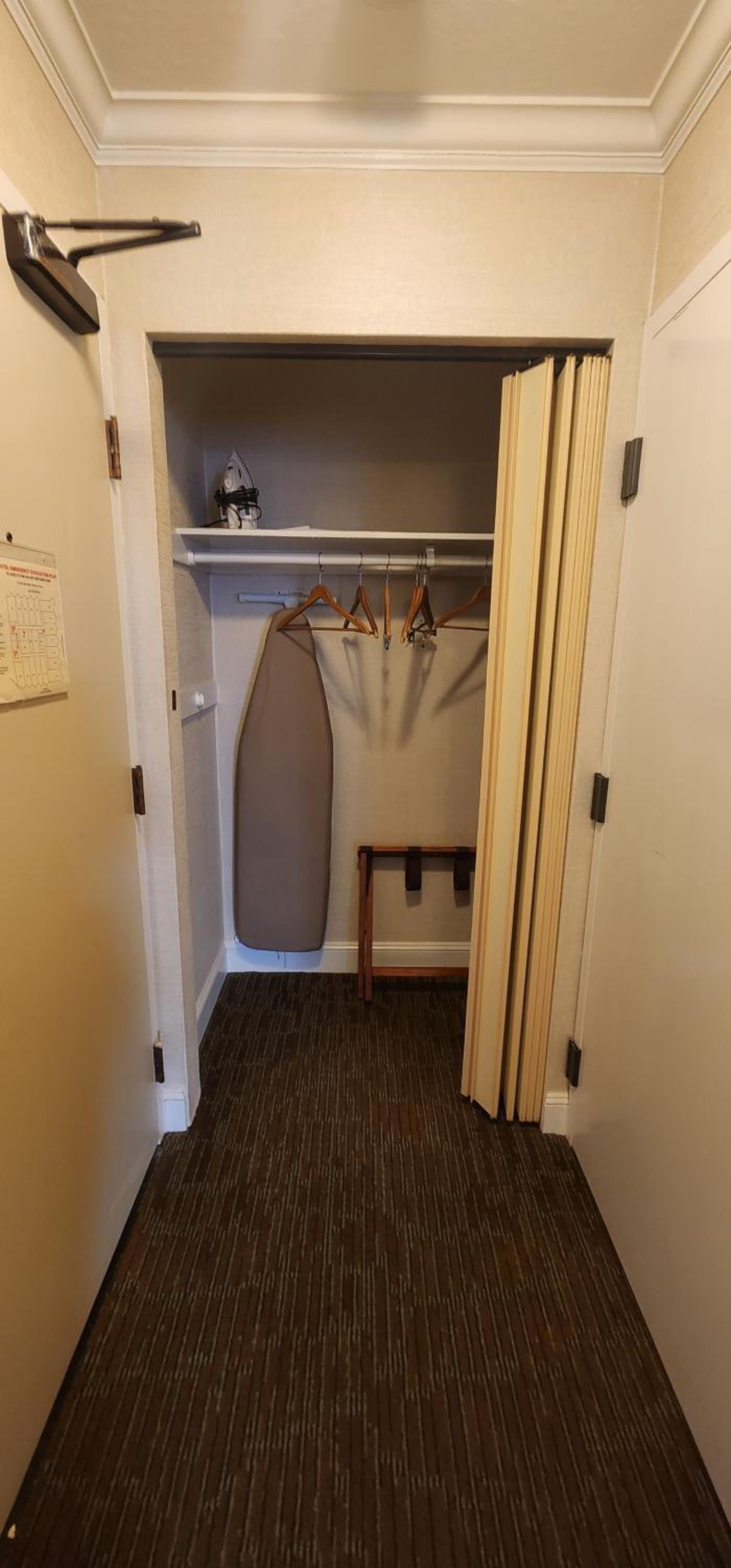 Chelsea Inn photo 29