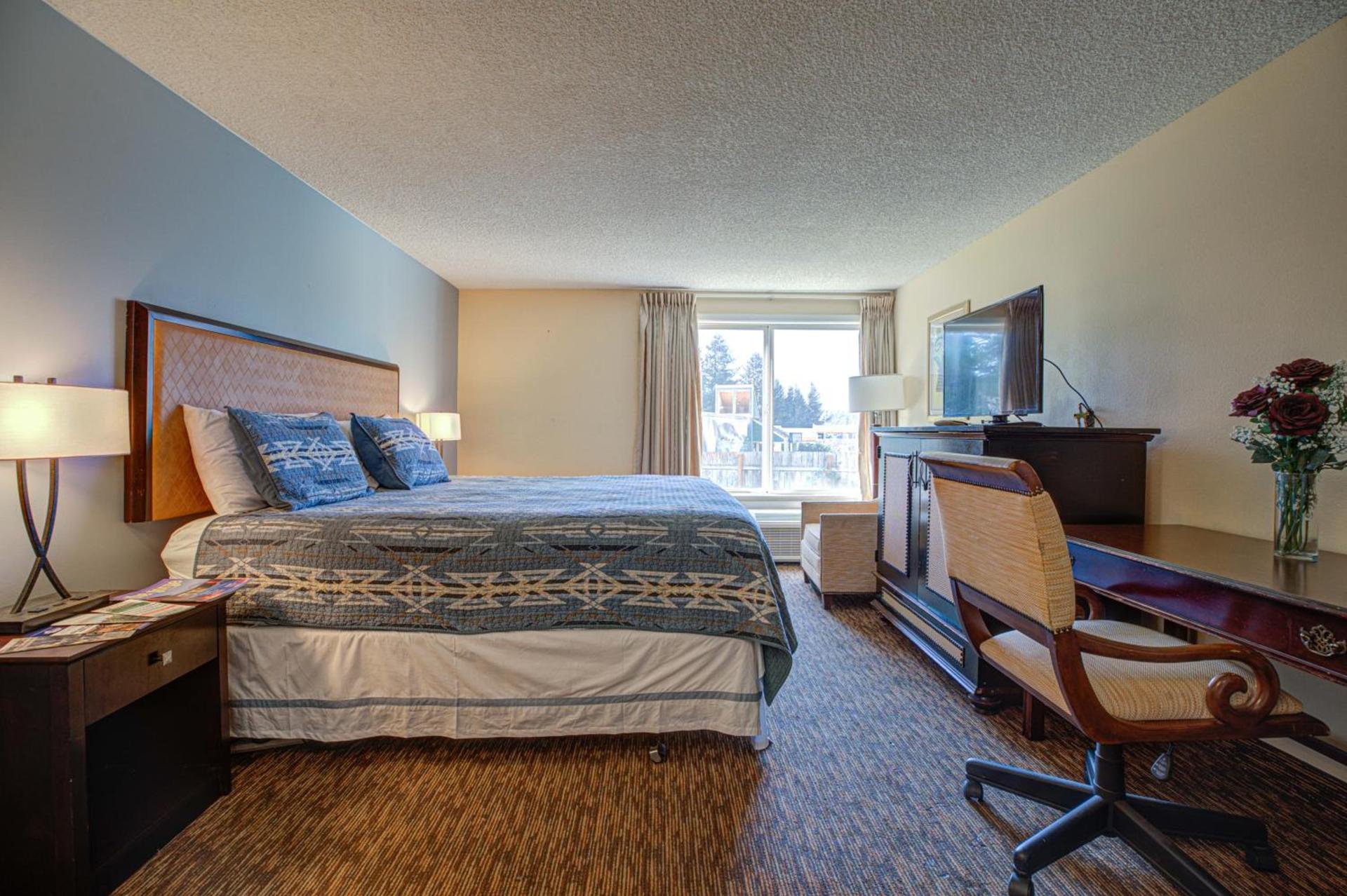 Columbia Gorge Inn photo 15