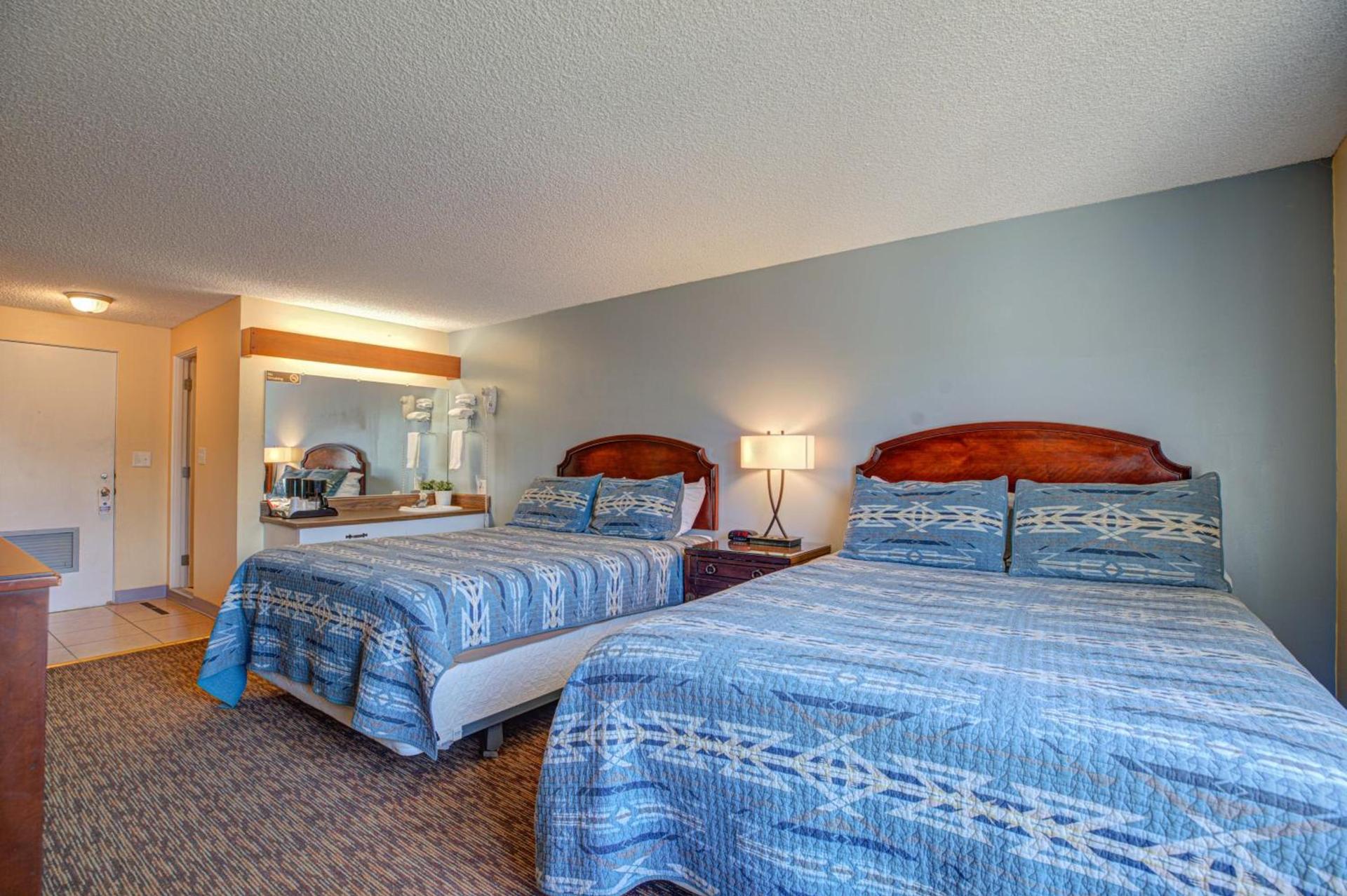 Columbia Gorge Inn photo 16