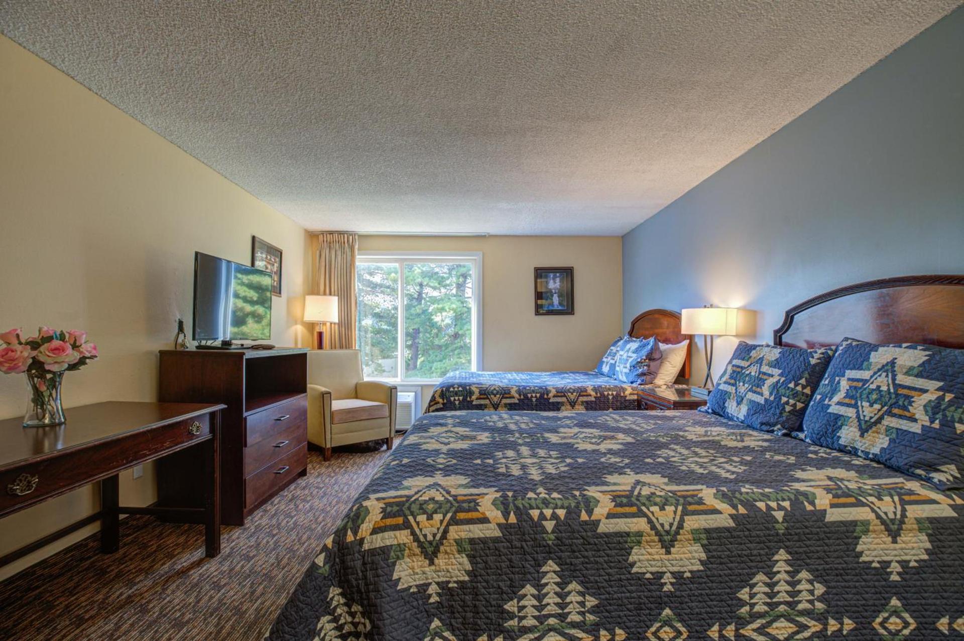 Columbia Gorge Inn photo 2