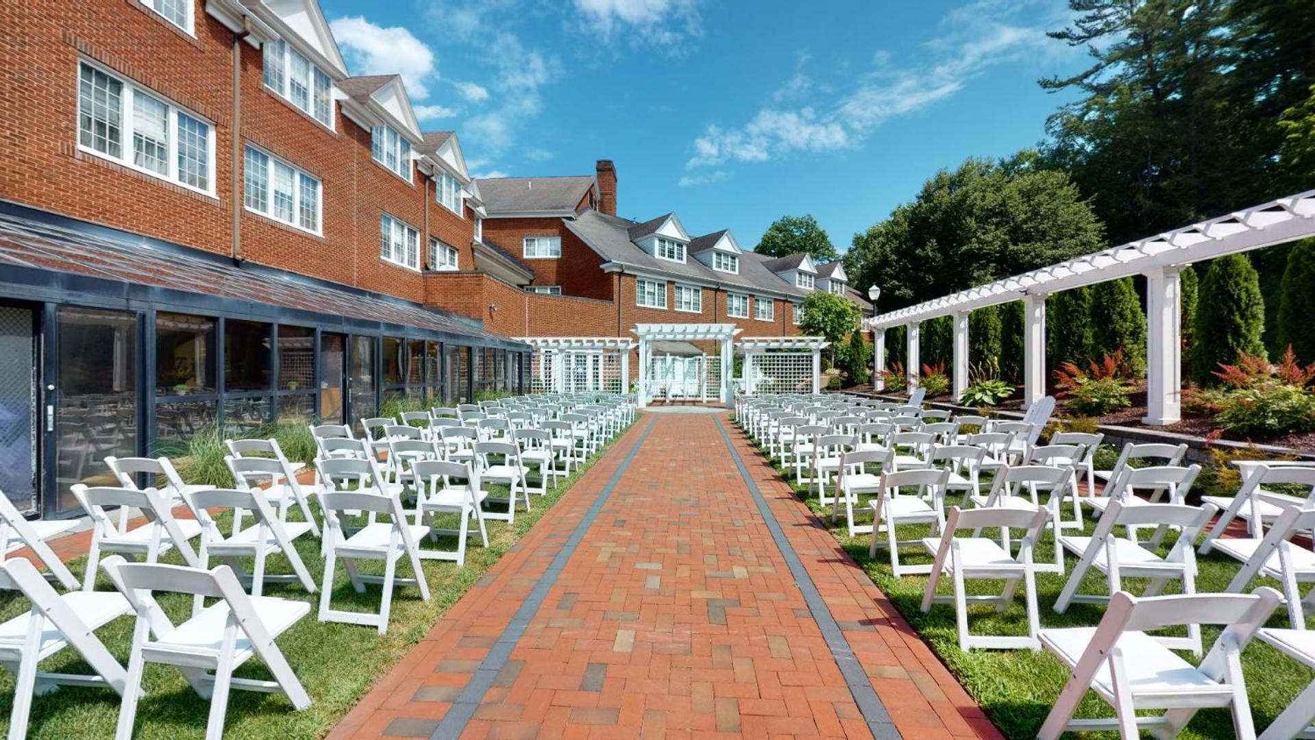 The Simsbury Inn photo 6