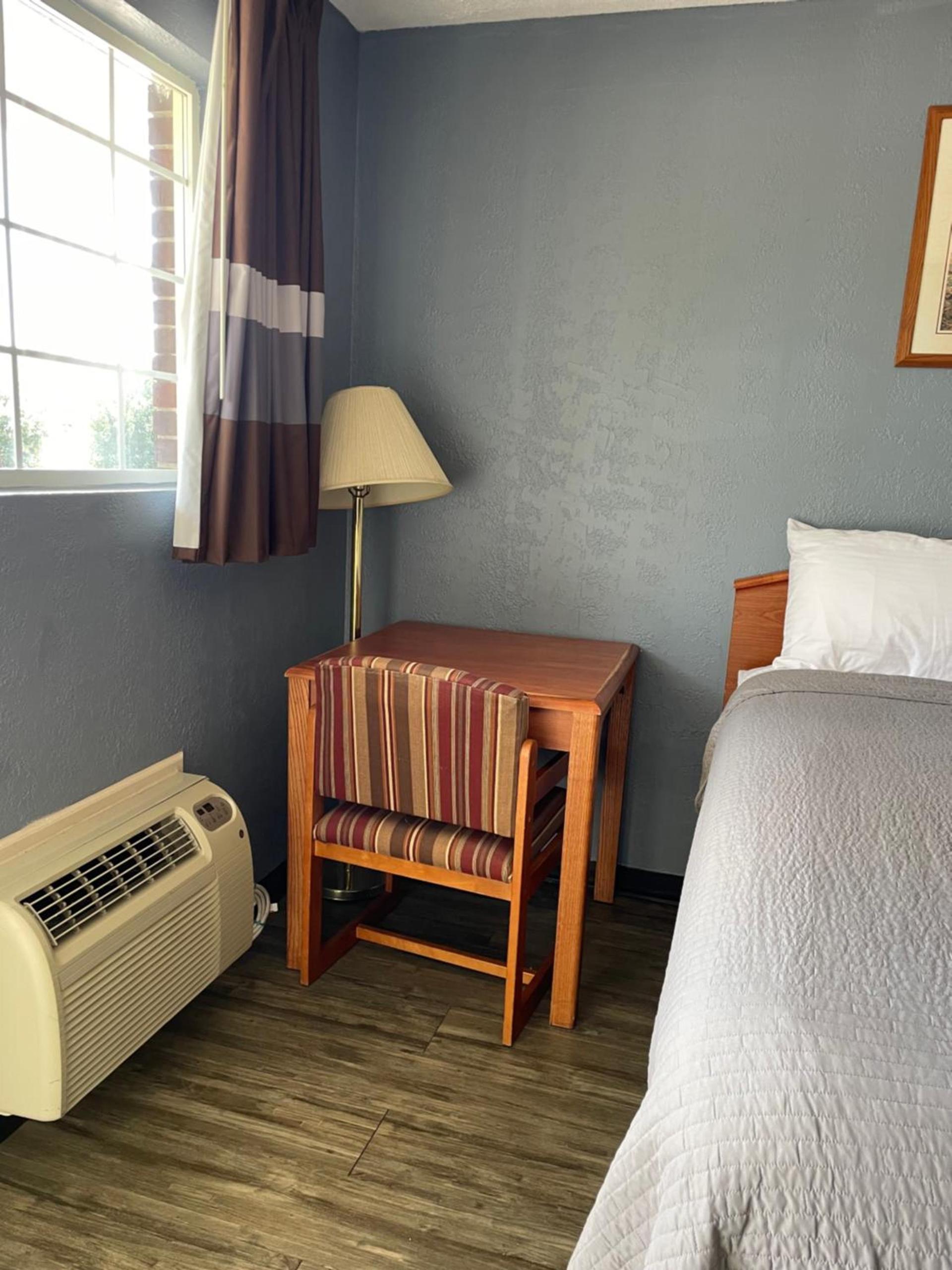 Deerfield Inn photo 4