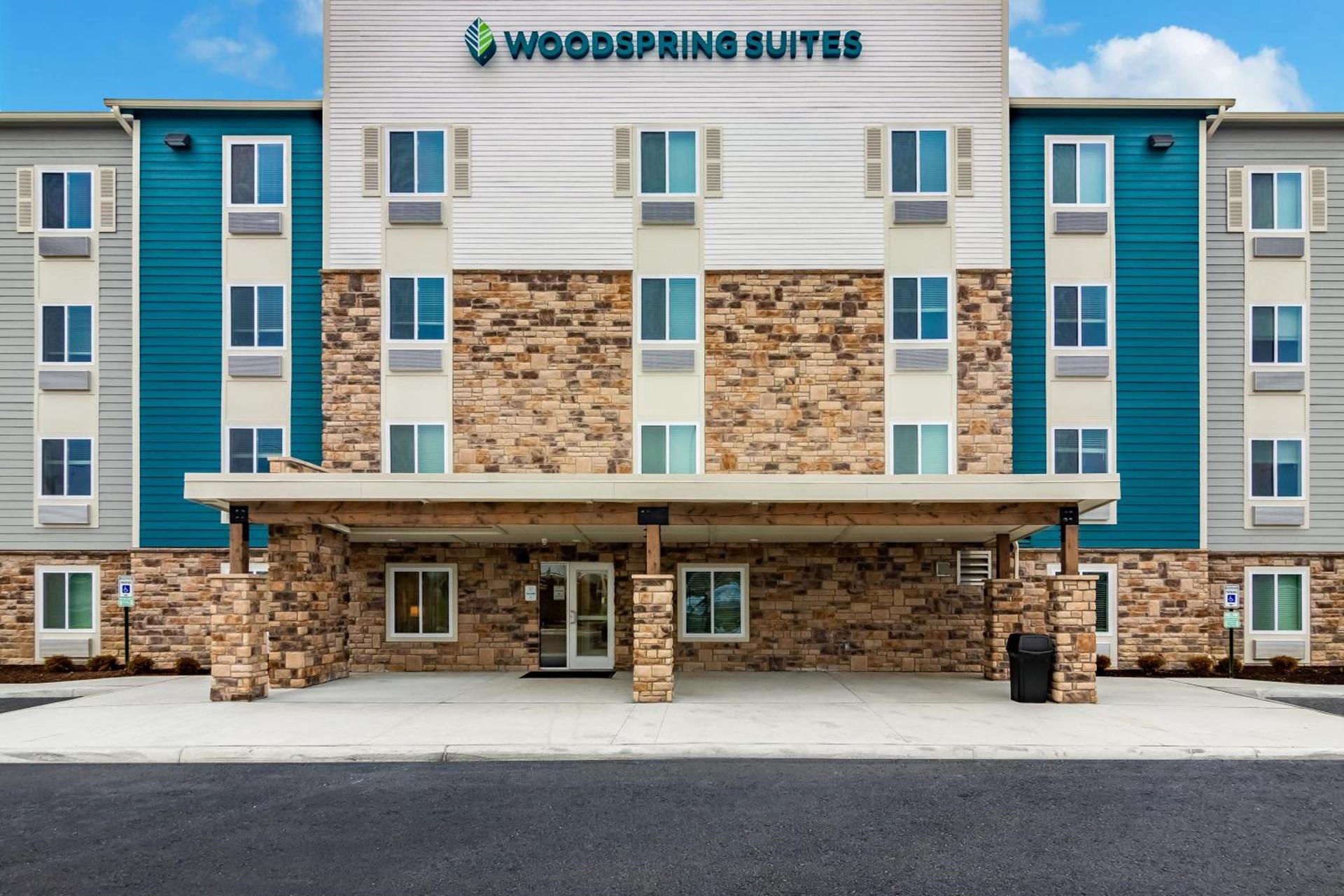 WoodSpring Suites Toledo Maumee photo 23