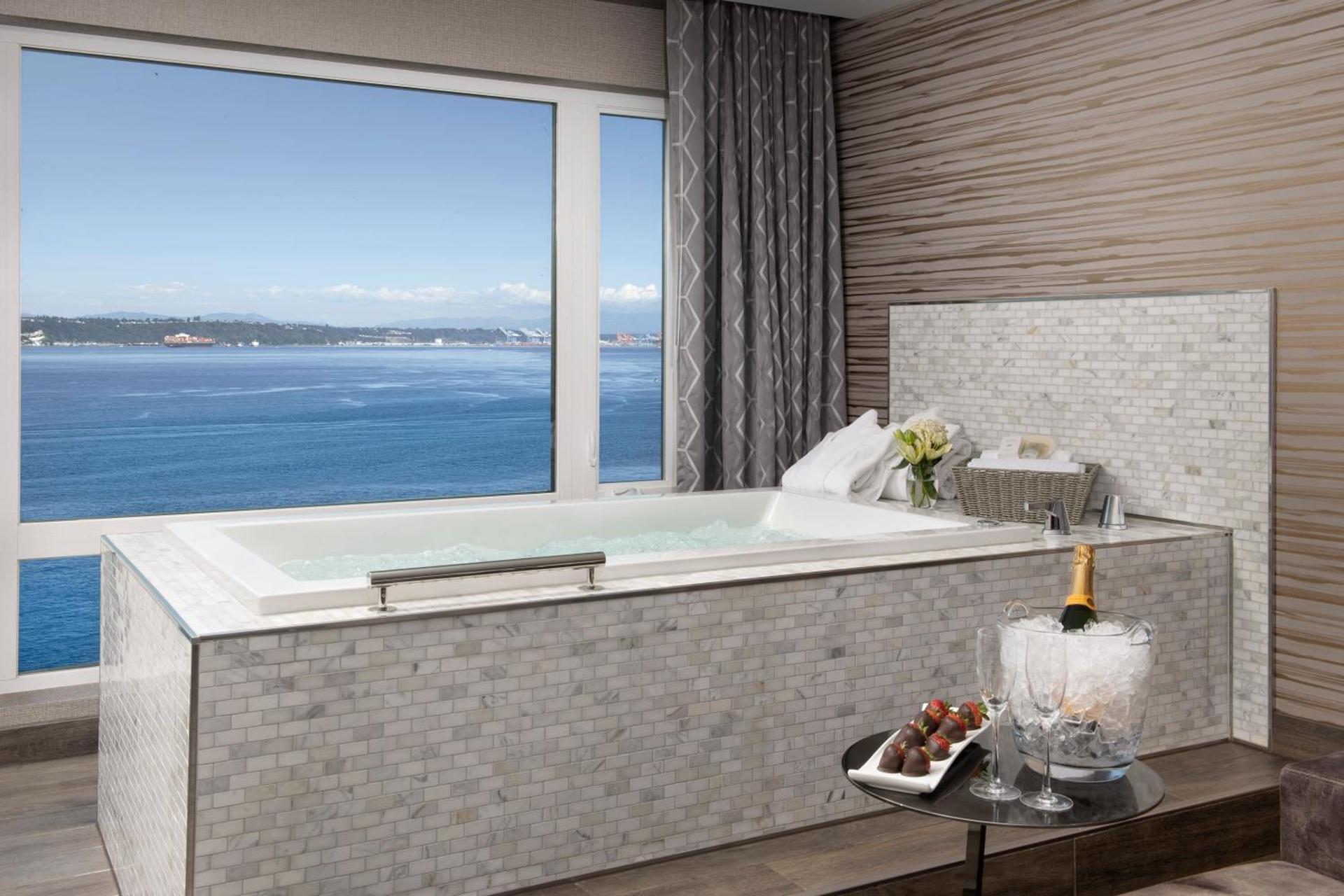 Silver Cloud Hotel Tacoma at Point Ruston Waterfront photo 10