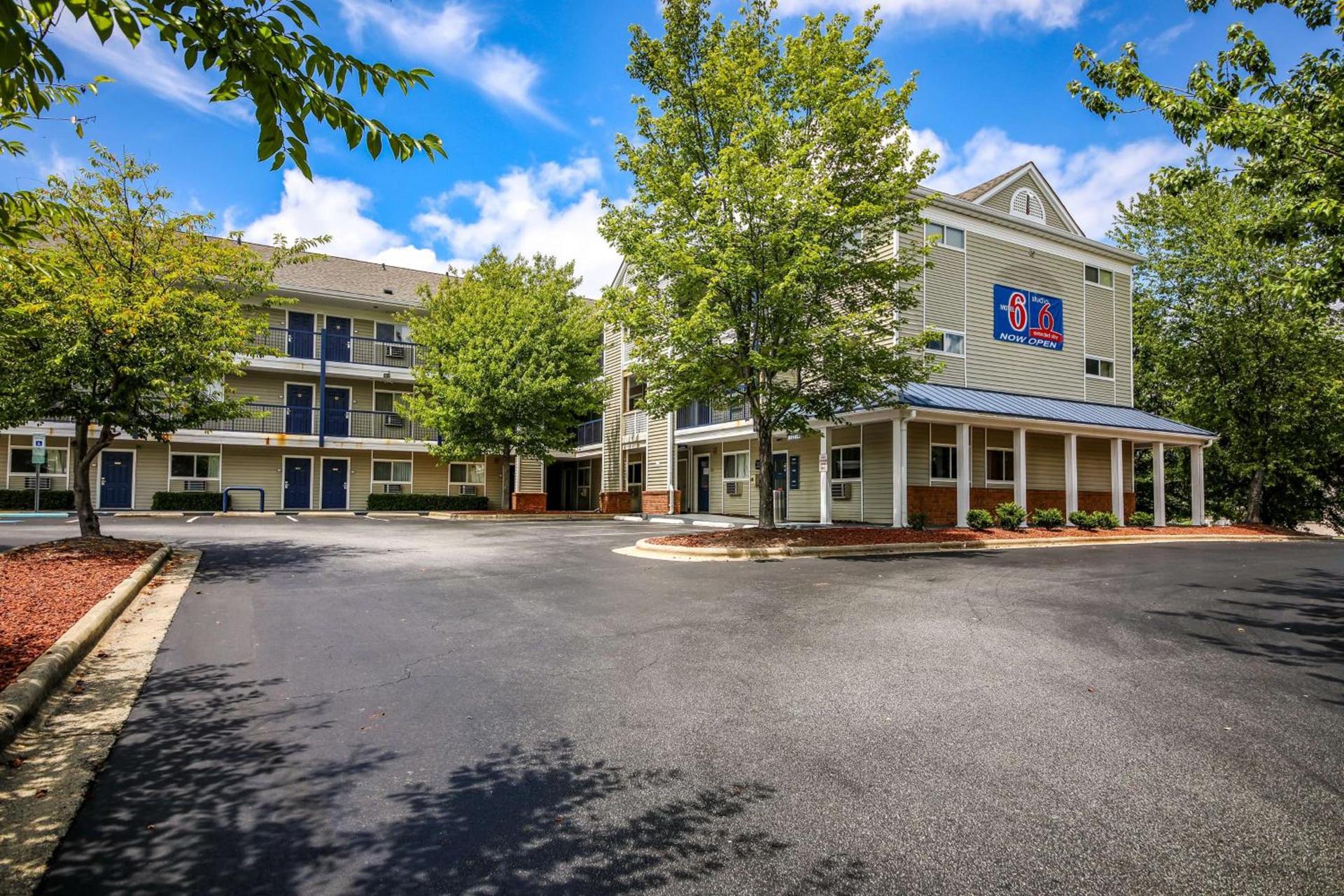 Motel 6-Greensboro, NC - I-40 photo 2