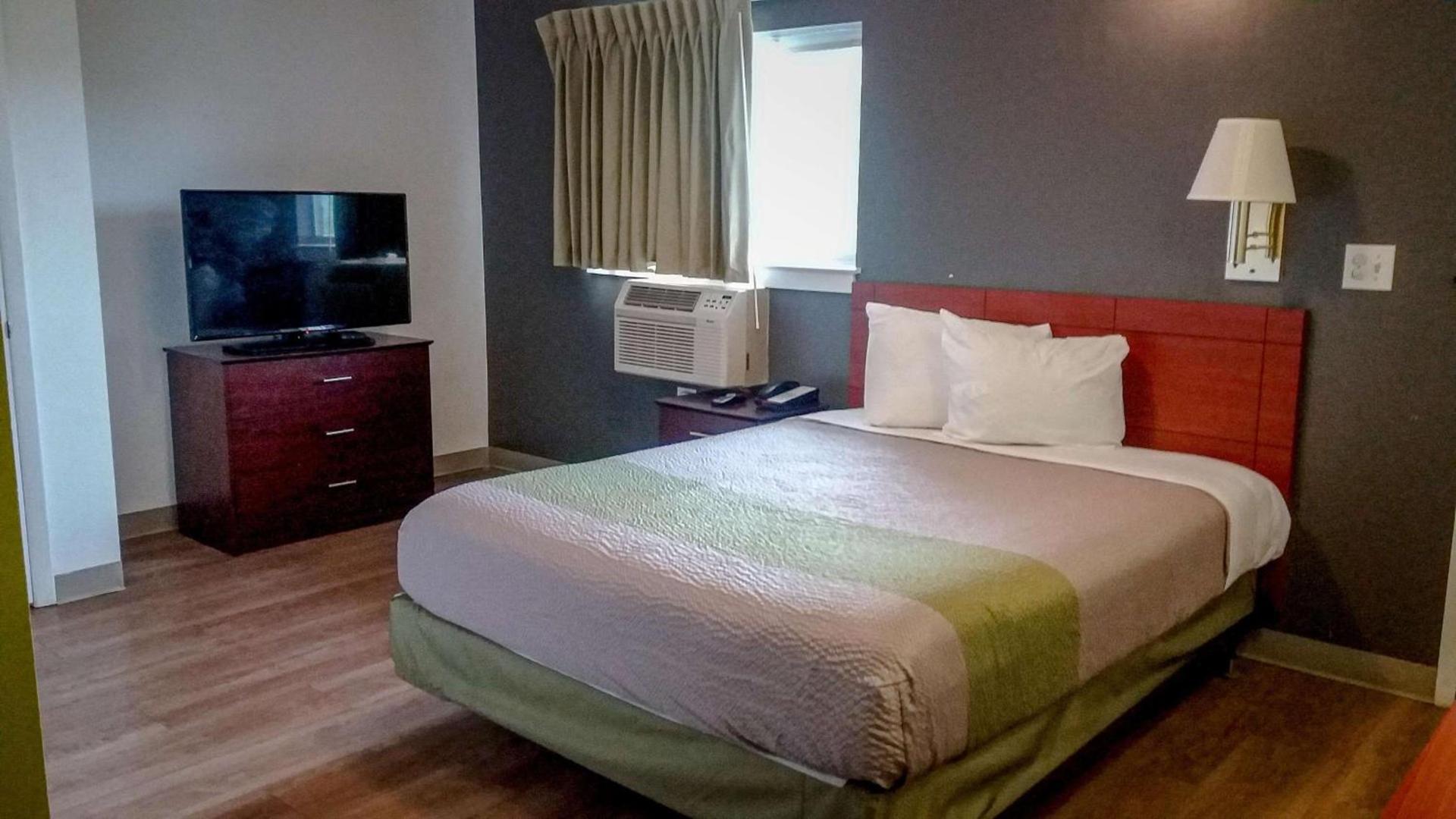 Motel 6-Greensboro, NC - I-40 photo 8