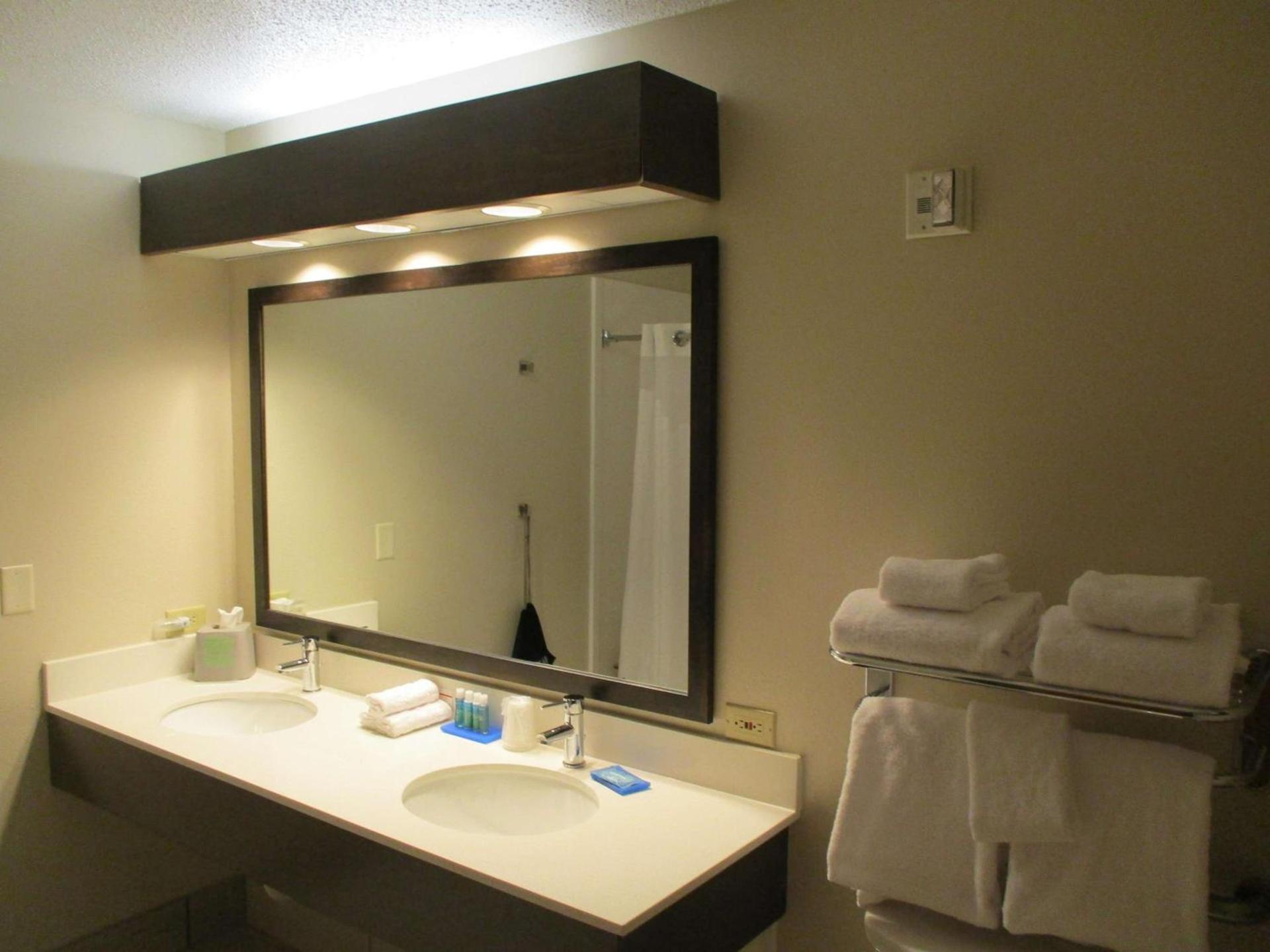 Best Western Plus Hudson I-94 photo 27