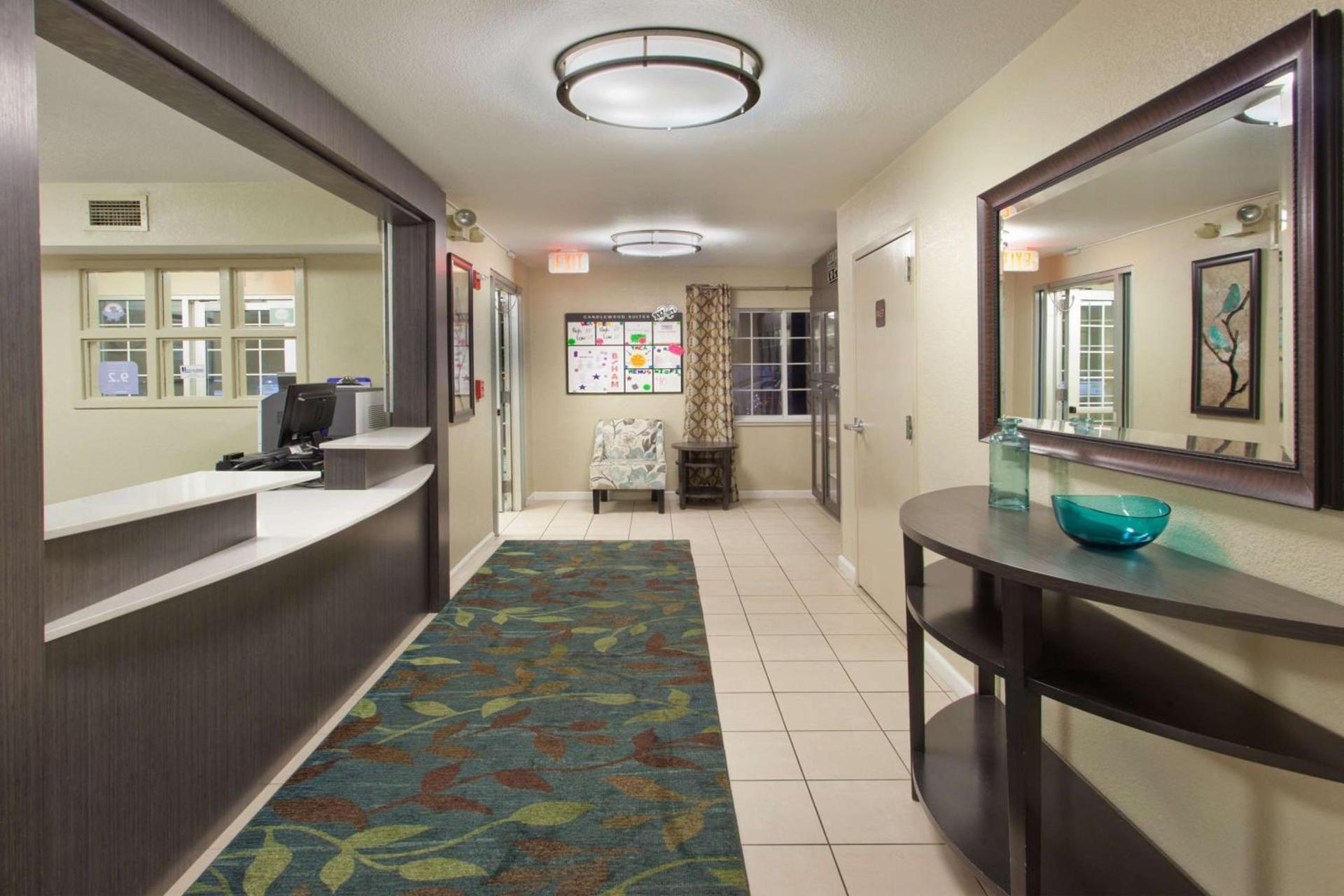 Sonesta Simply Suites Atlanta Gwinnett Place photo 2