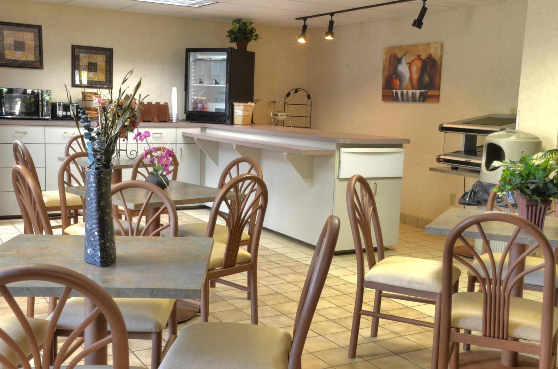 Smoky Mountain Inn & Suites photo 3