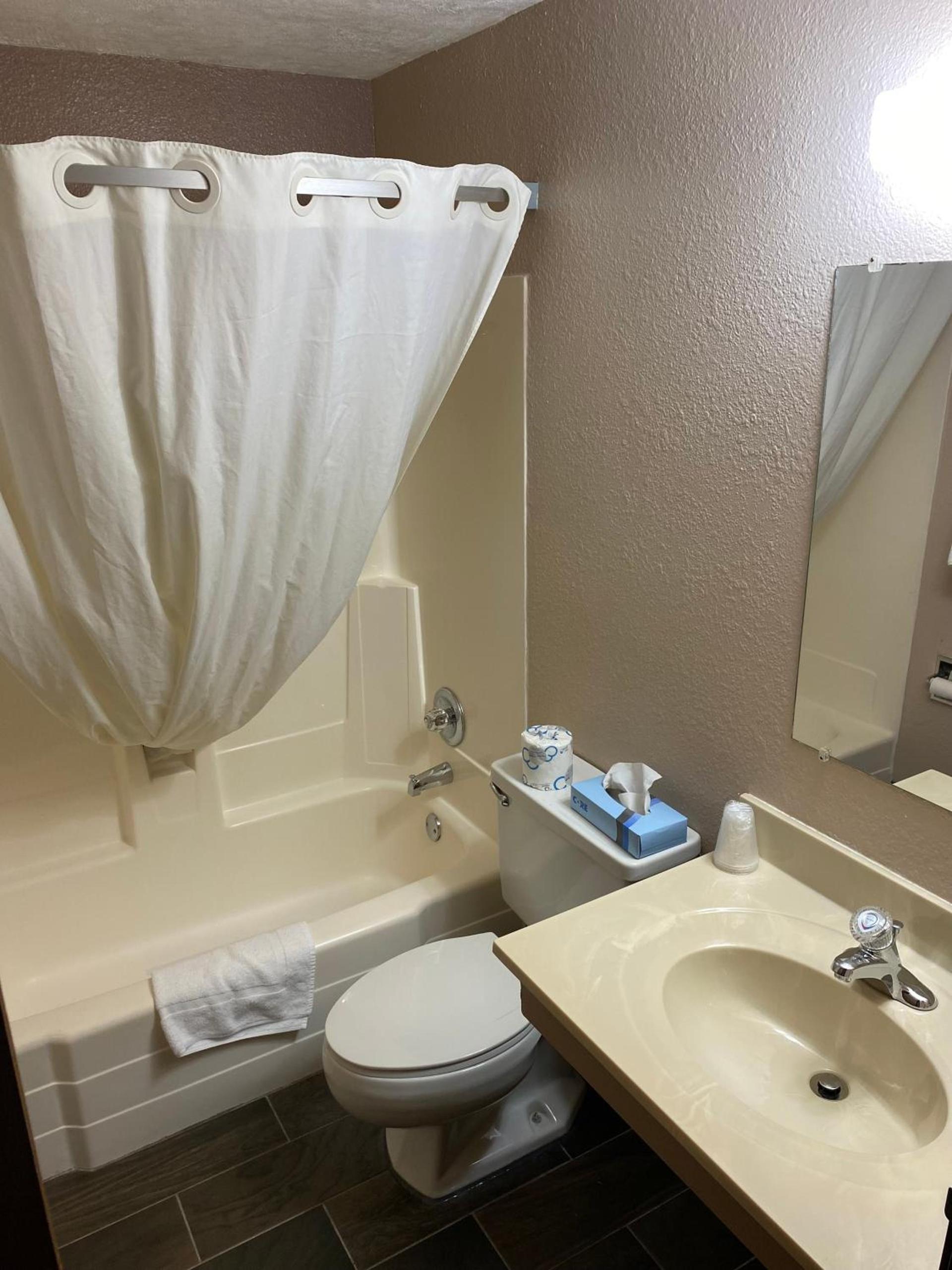 Glendive Lodge photo 19