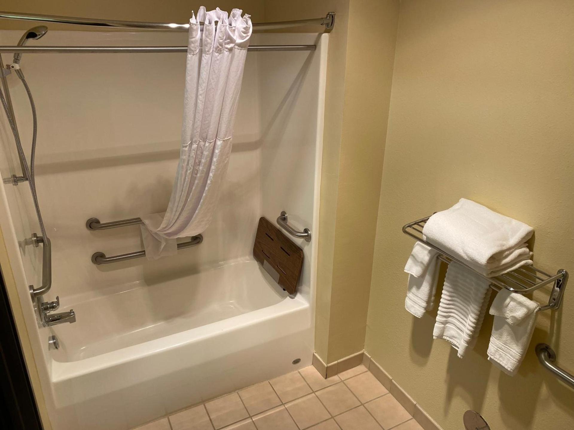 FairBridge Inn & Suites Glendive photo 41