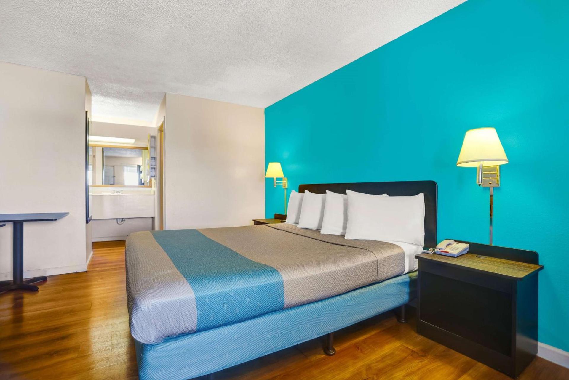 Motel 6 Fort Bragg, CA photo 4