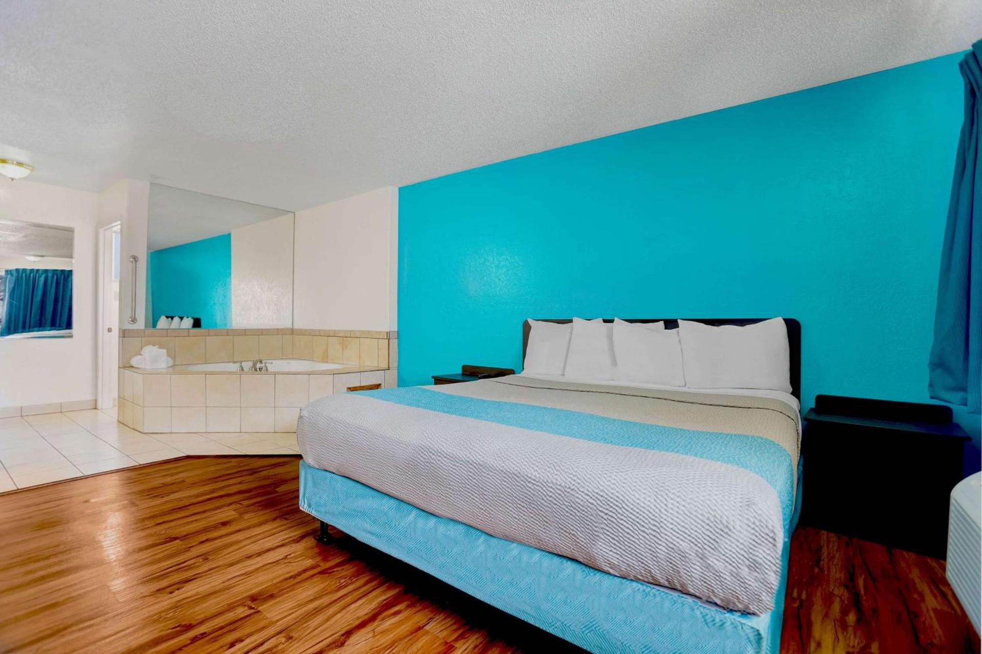 Motel 6 Fort Bragg, CA photo 5