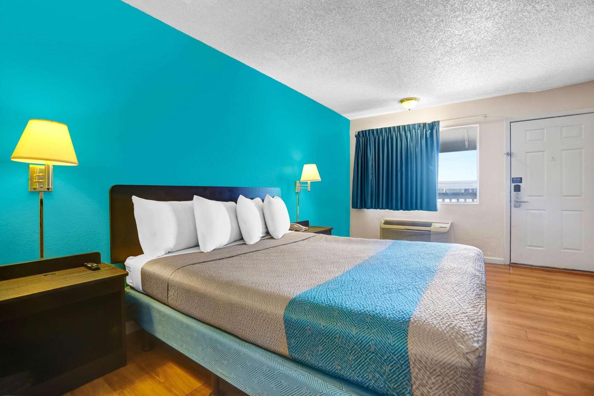 Motel 6 Fort Bragg, CA photo 8
