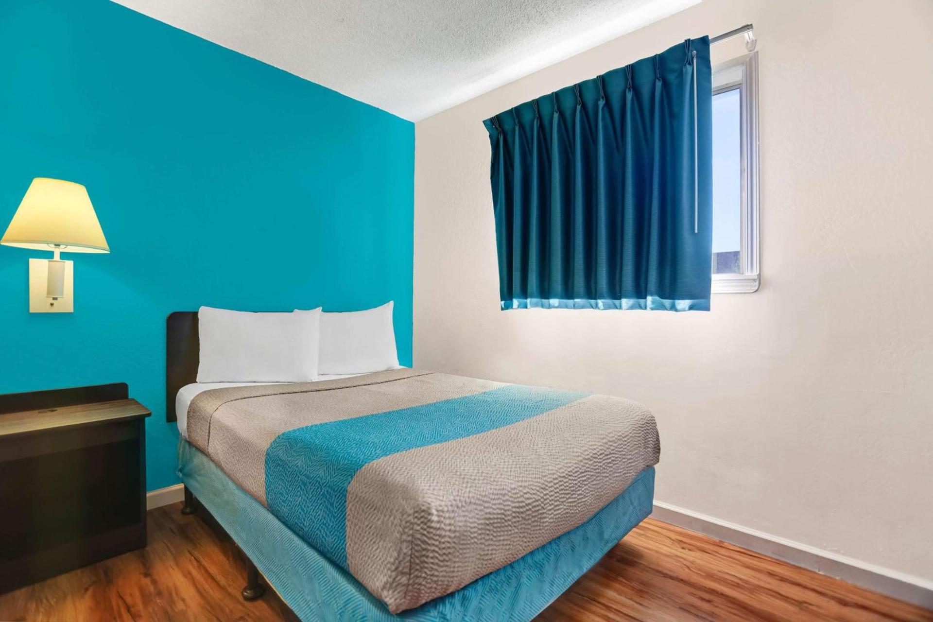 Motel 6 Fort Bragg, CA photo 12