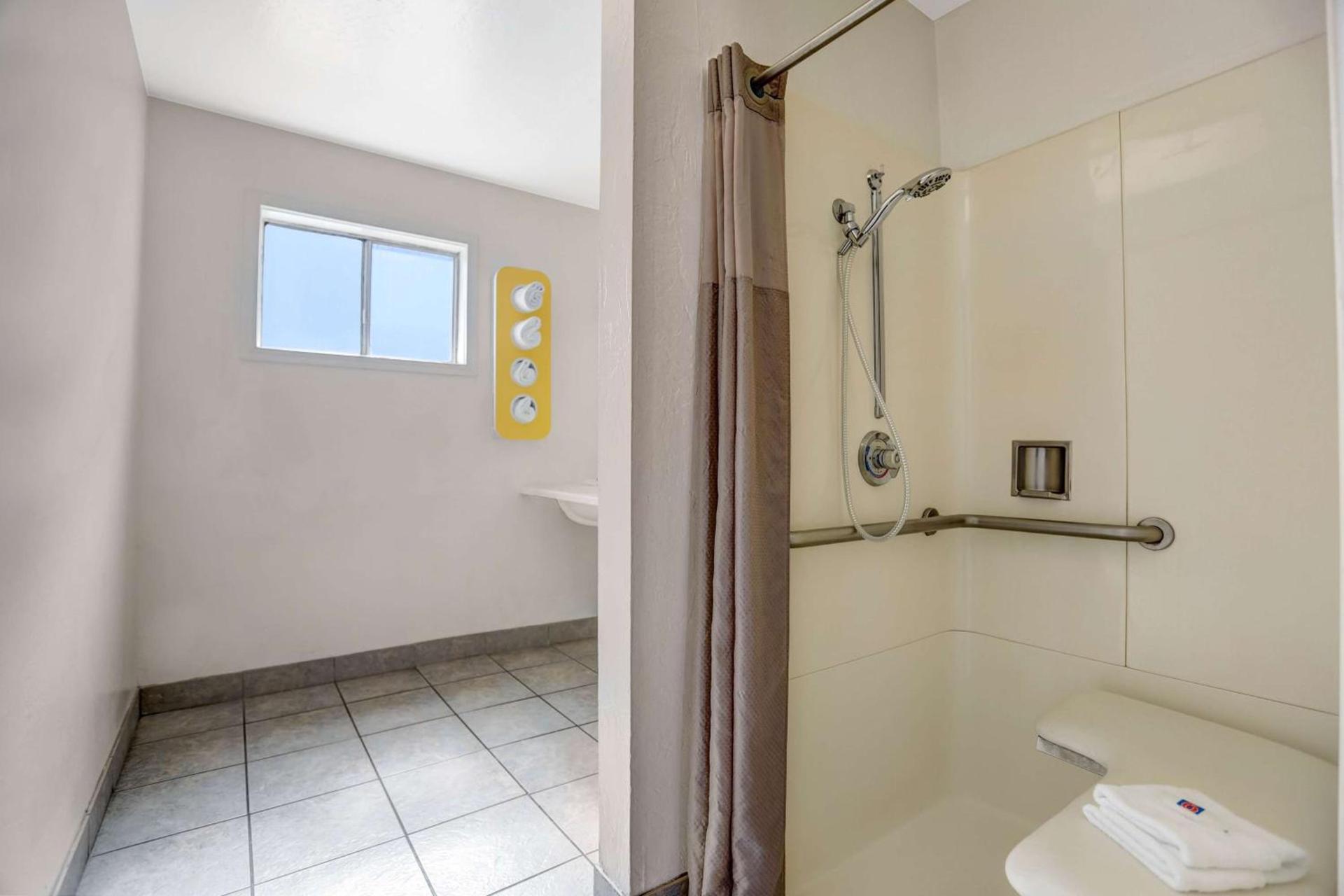 Motel 6 Fort Bragg, CA photo 20