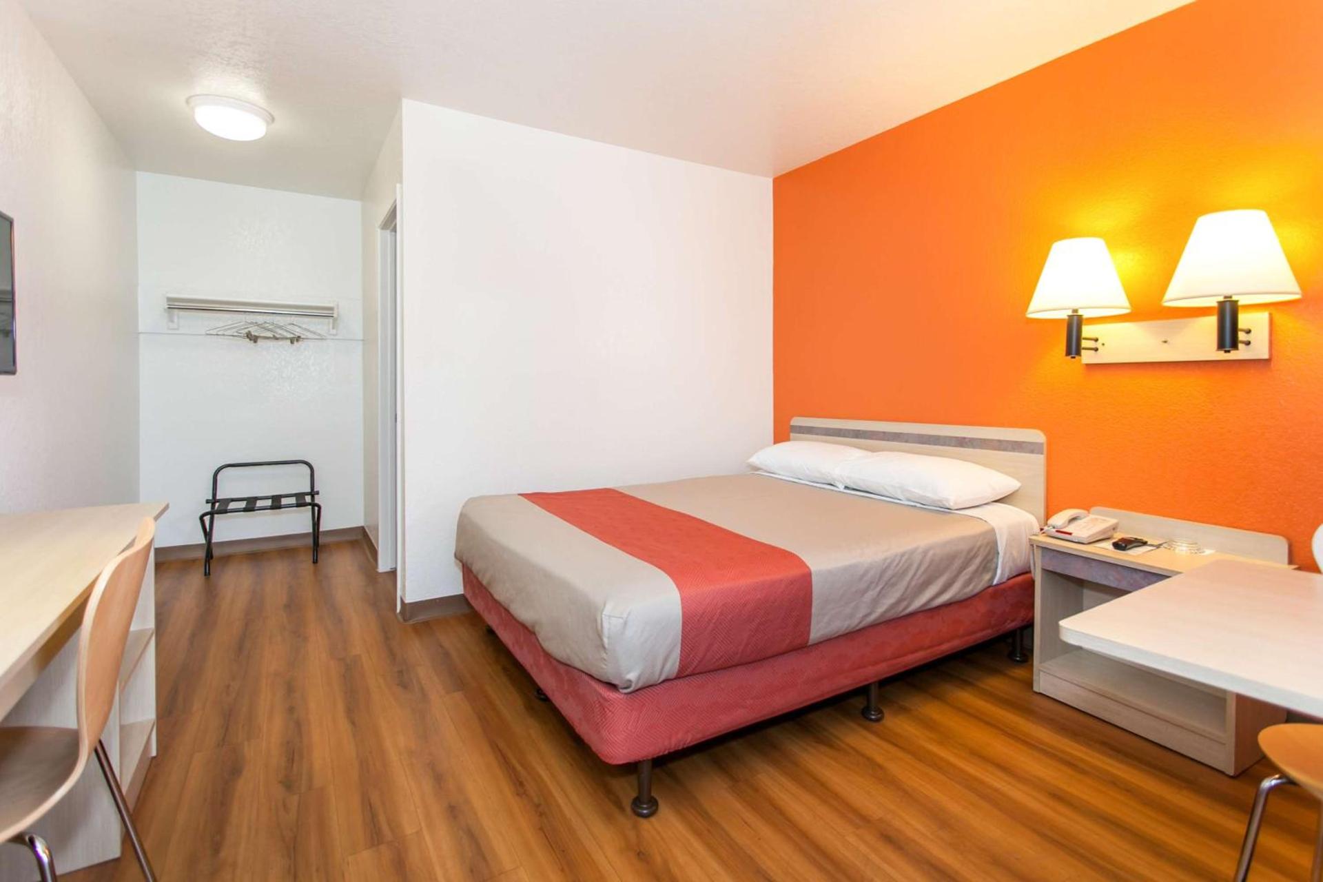 Motel 6-Rosemead, CA - Los Angeles photo 12