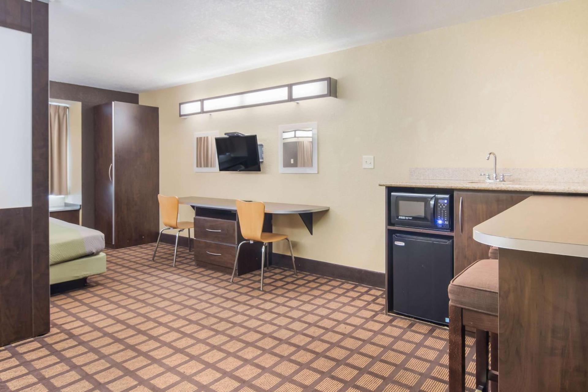 Motel 6-Canton, GA photo 3