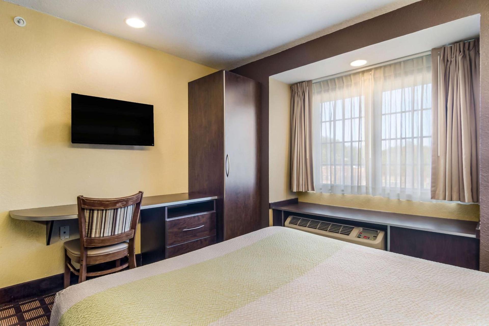 Motel 6-Canton, GA photo 10