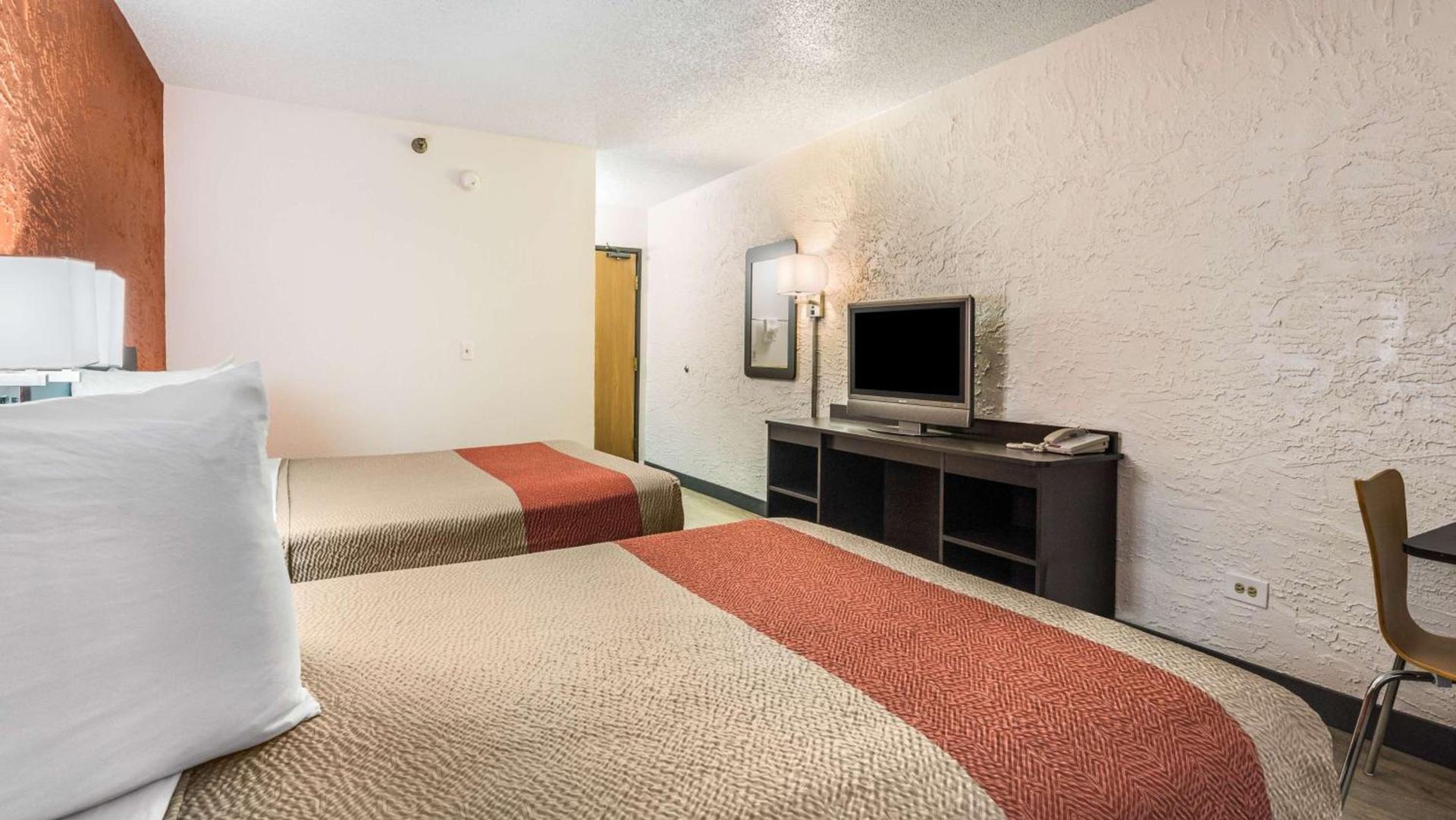 Motel 6-Elk Grove Village, IL photo 6