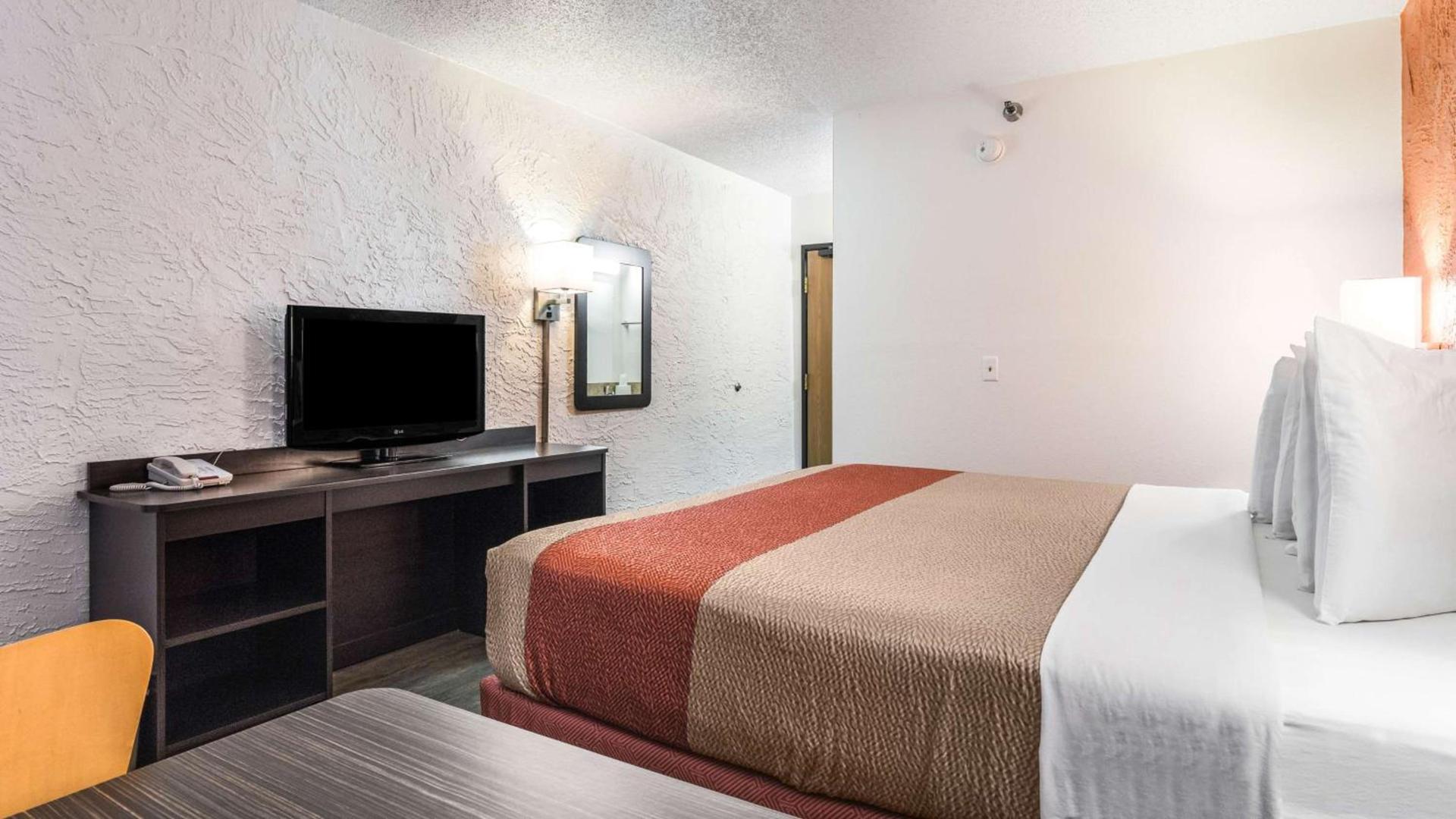 Motel 6-Elk Grove Village, IL photo 9