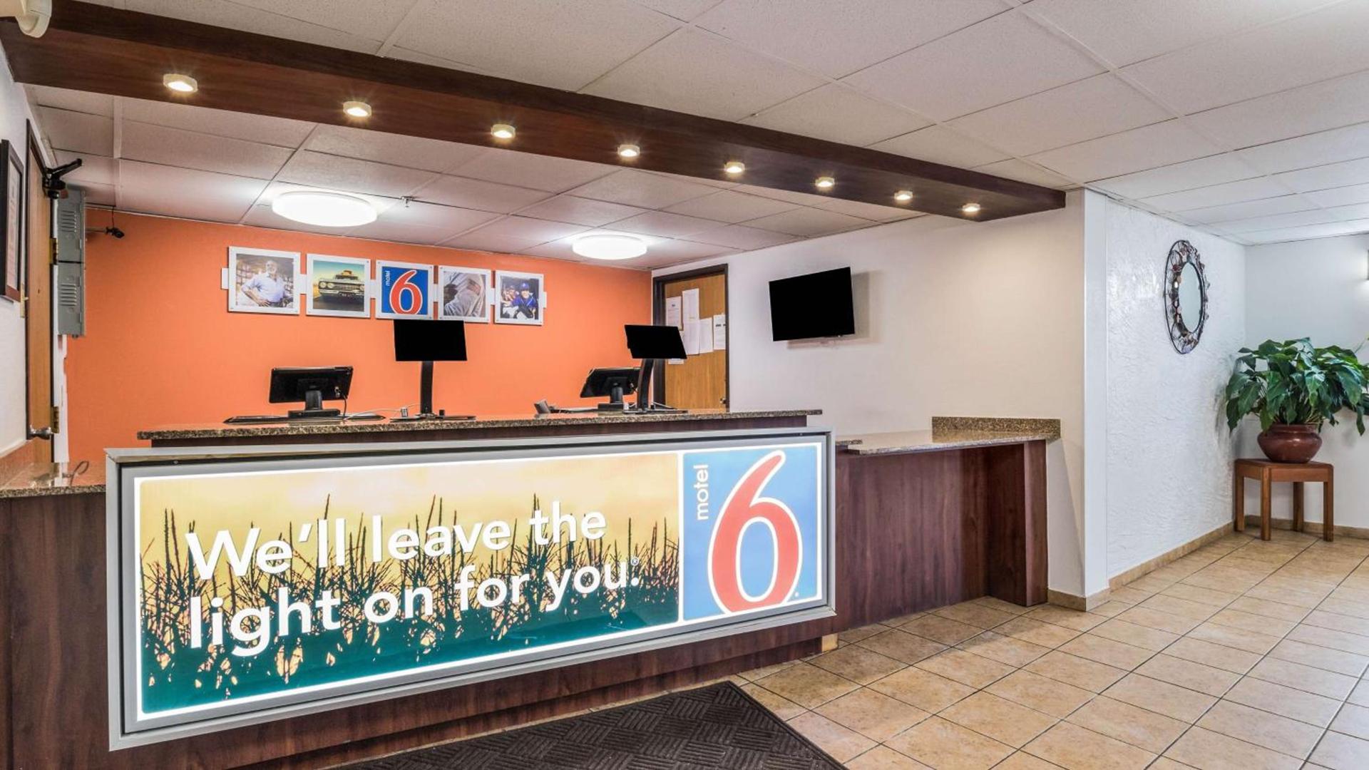 Motel 6-Elk Grove Village, IL photo 17