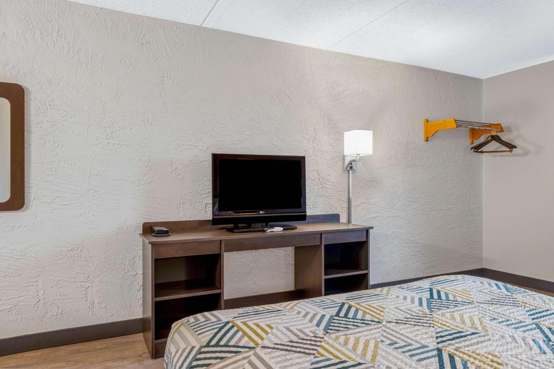 Motel 6-Elk Grove Village, IL - O'Hare photo 17