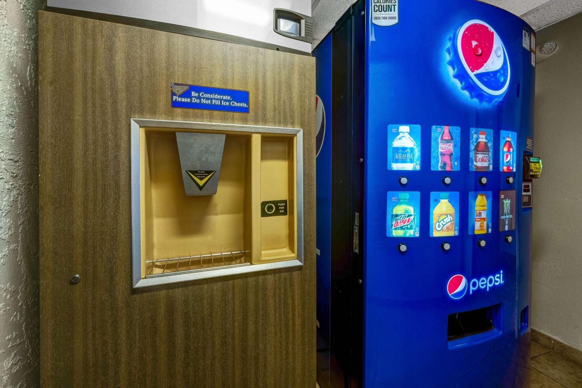 Motel 6-Elk Grove Village, IL - O'Hare photo 25