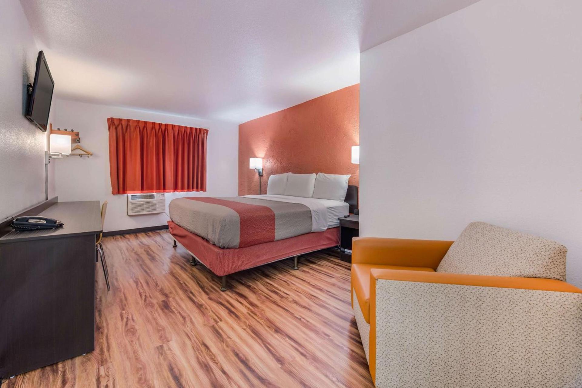 Motel 6-Saint Paul, MN - I-94 photo 4